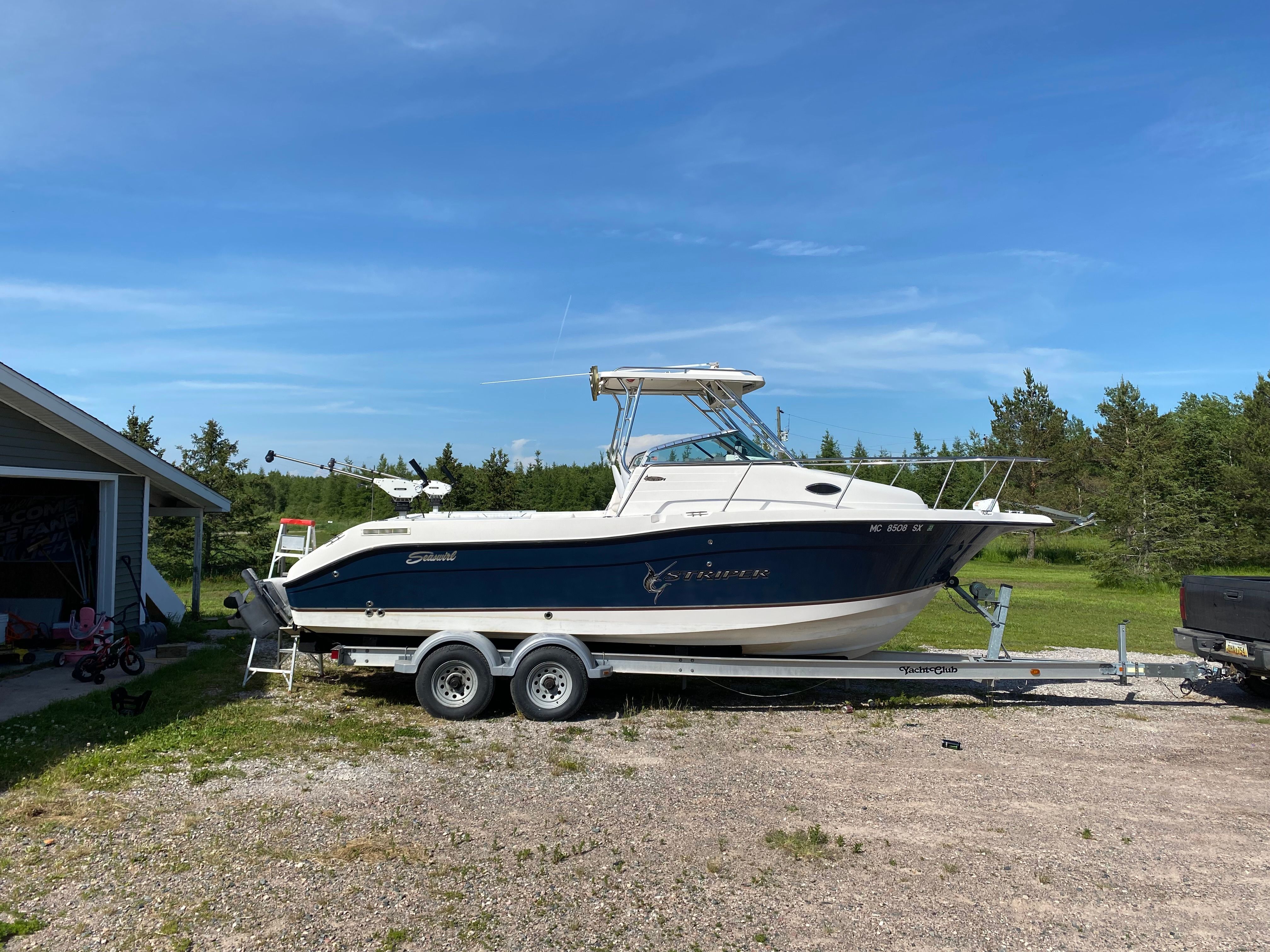 2007 Seaswirl Striper 2601 Walkaround I/O - 4