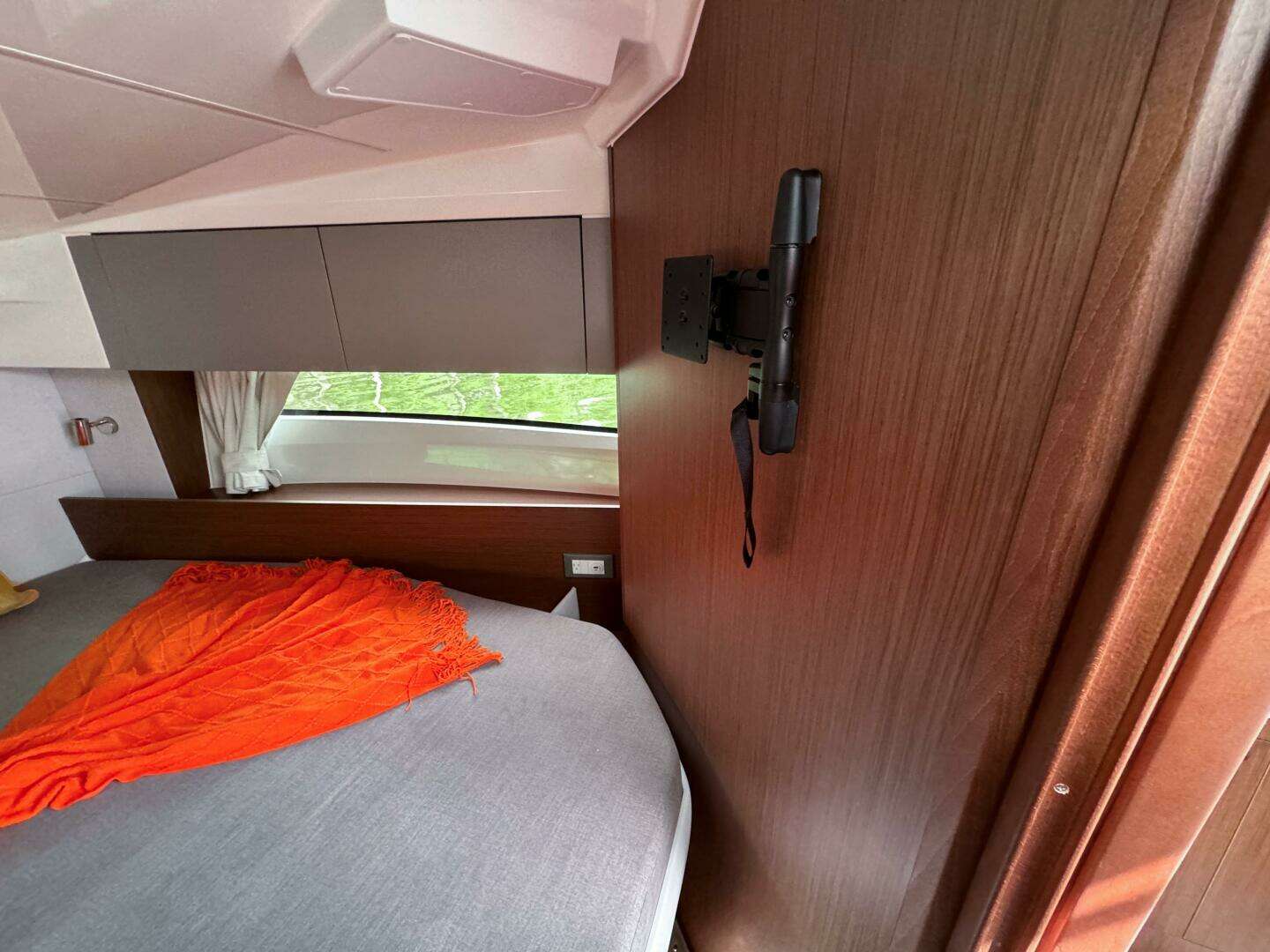 2026 Beneteau Antares 9 - Image 24