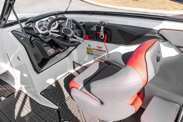 2025 Scarab 255 LX - 20