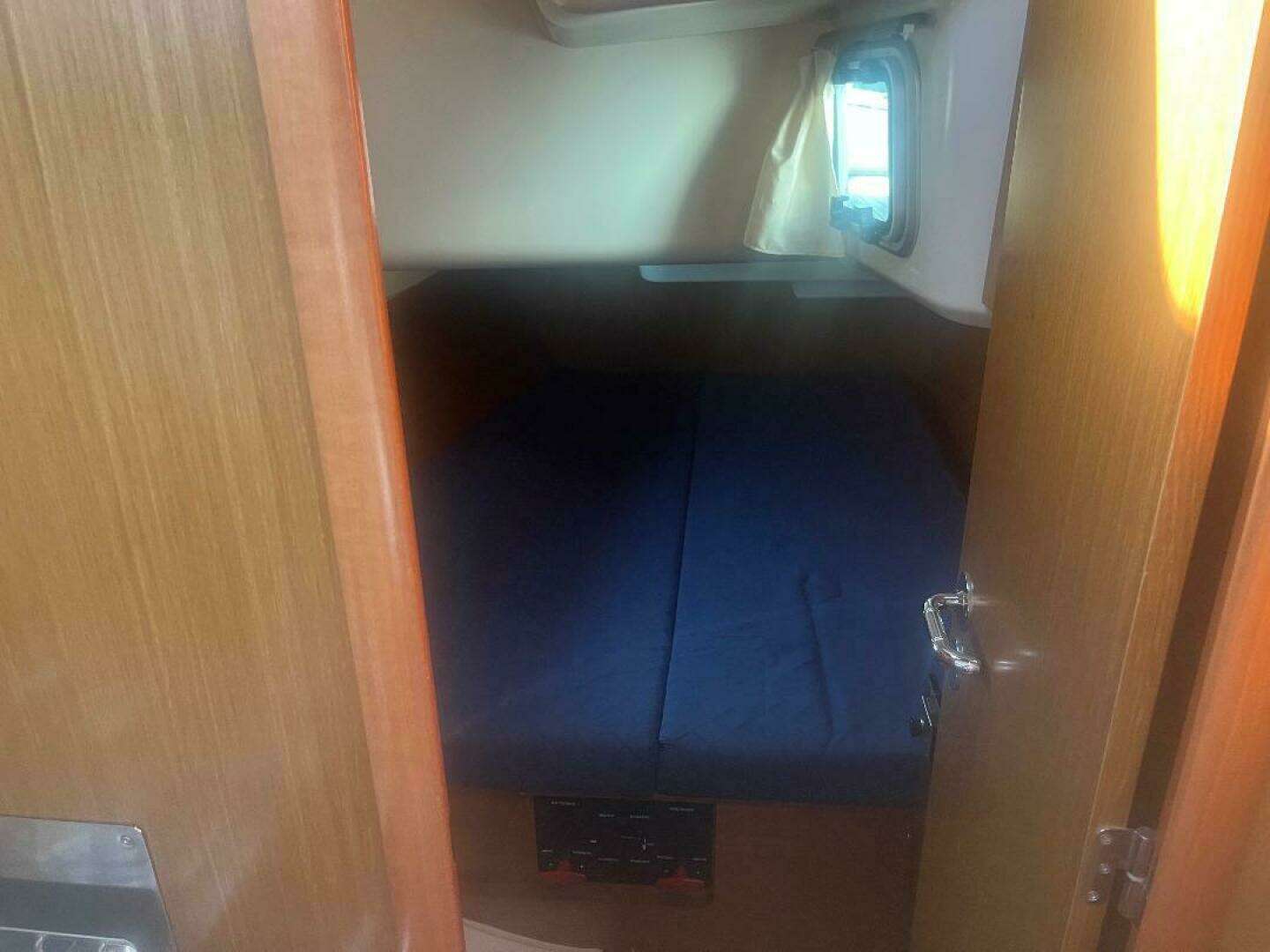 2007 Jeanneau — - Image 11