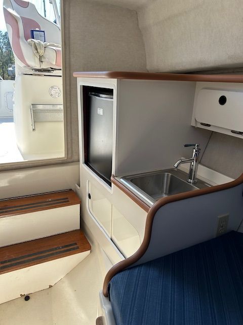 1993 Pursuit 2655 Tiara - 9