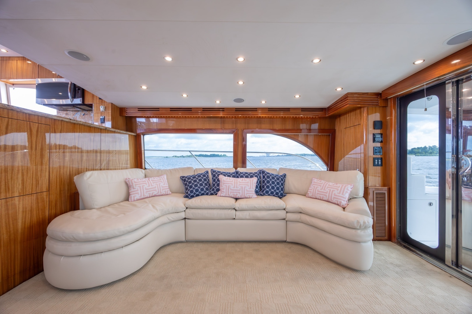 2008 Hatteras Motor Yacht - Image 78
