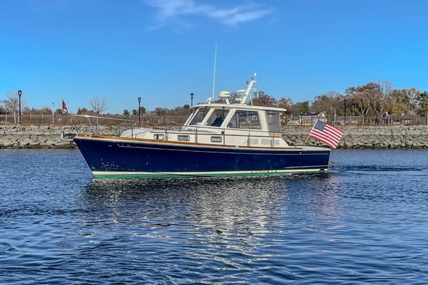 2001 Grand Banks Eastbay 38 HX