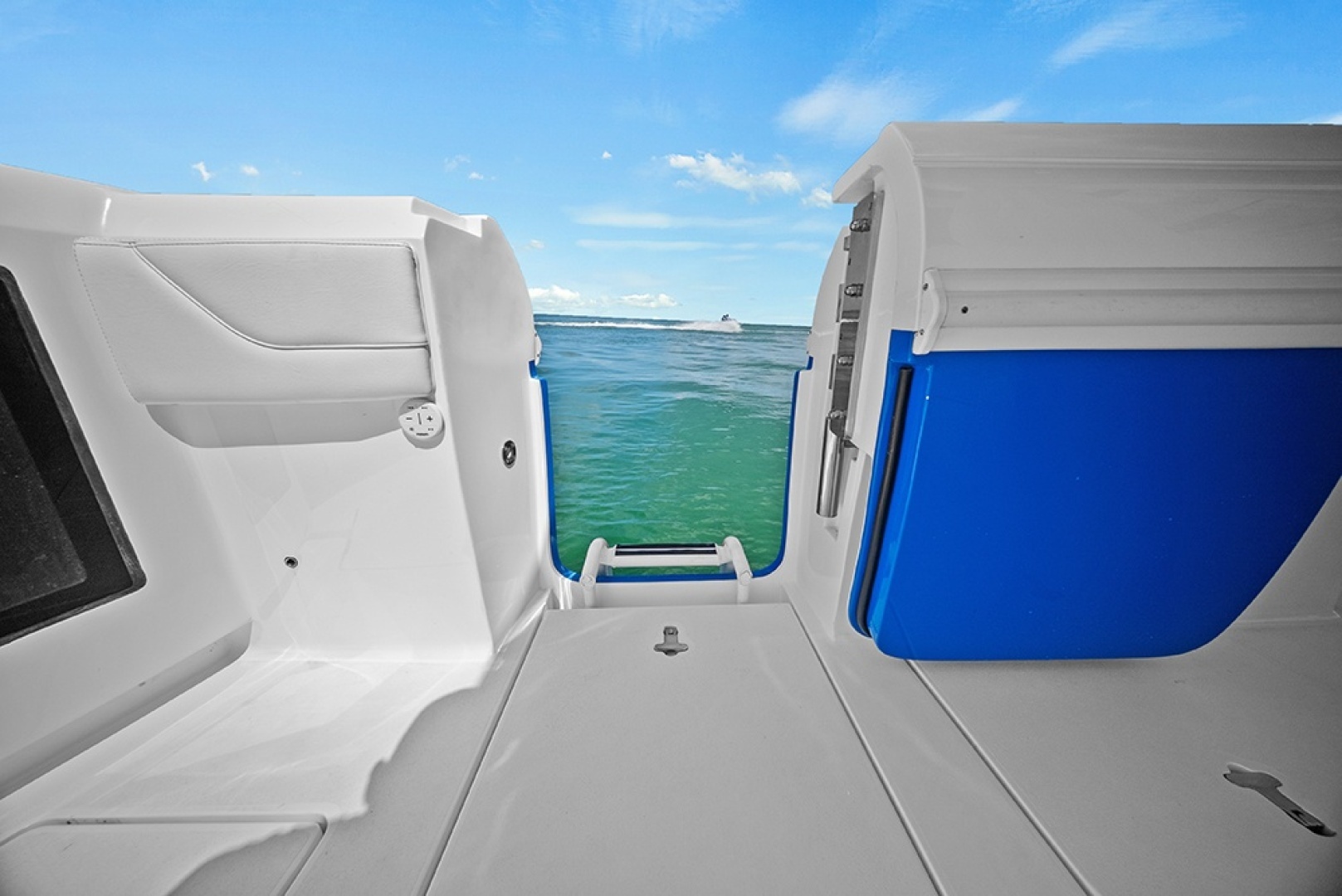 2022 Intrepid 427 Nomad FE - Image 13