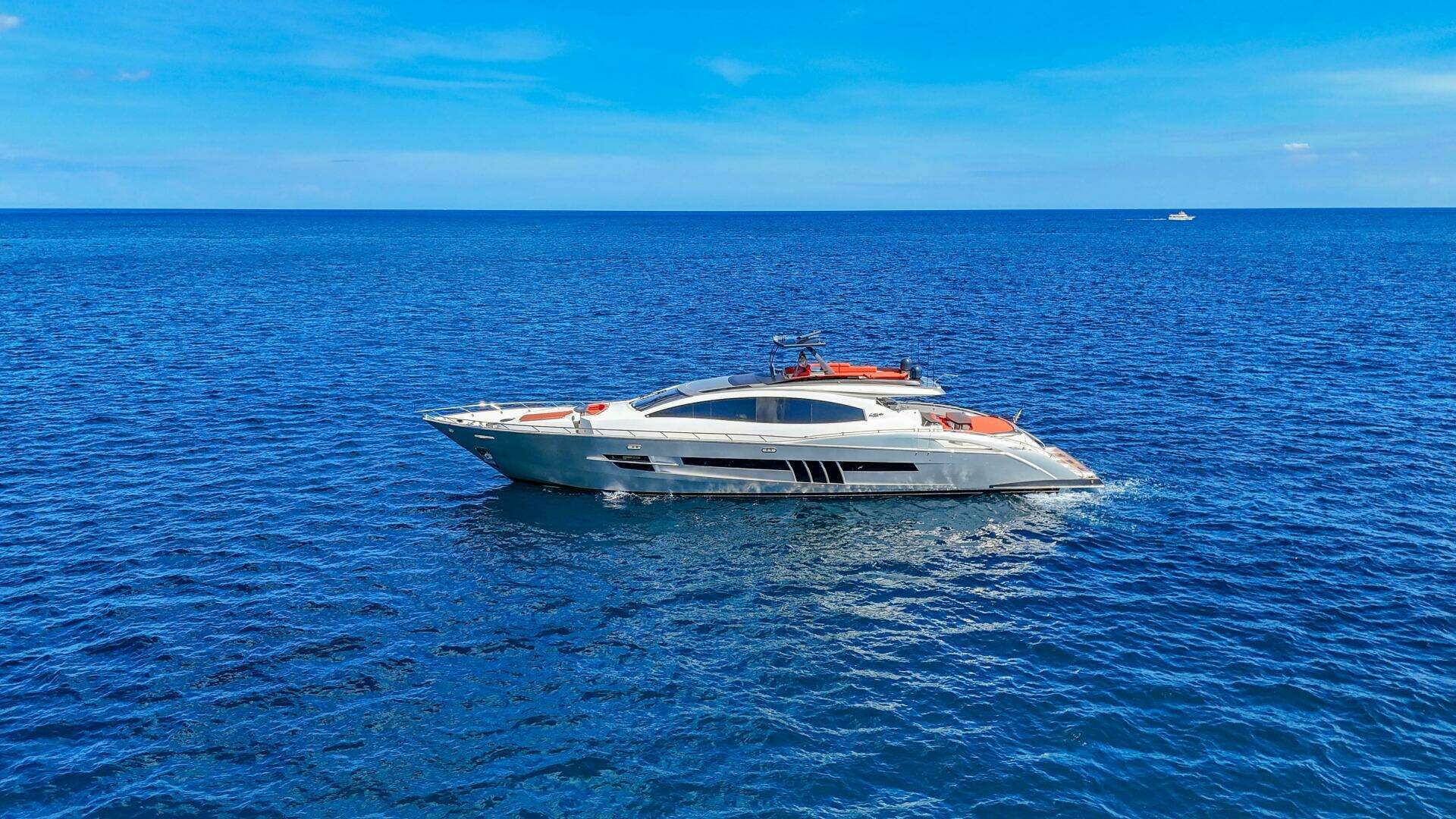 2010 Lazzara Yachts LSX 92 - Image 10