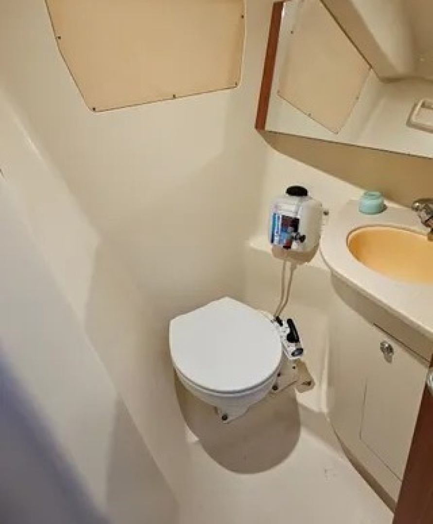 2002 Hunter 420 - Image 28