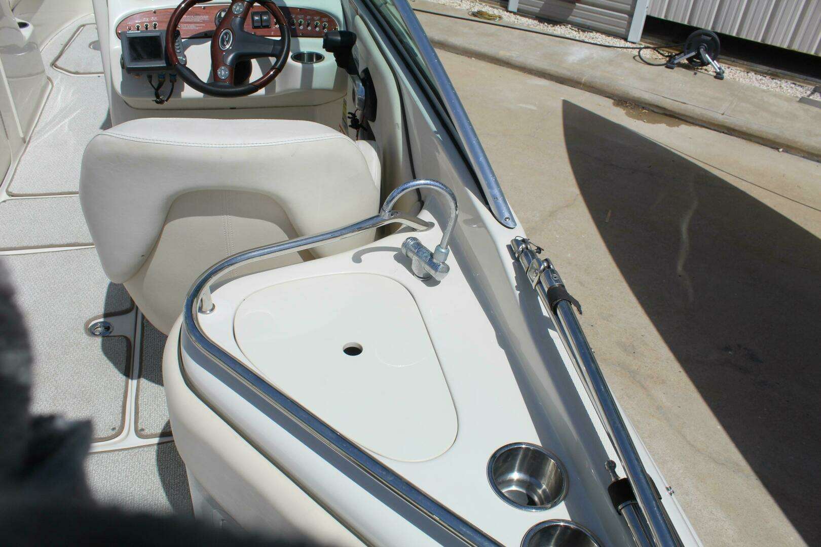 2008 Sea Ray 240 Sundeck - Image 13