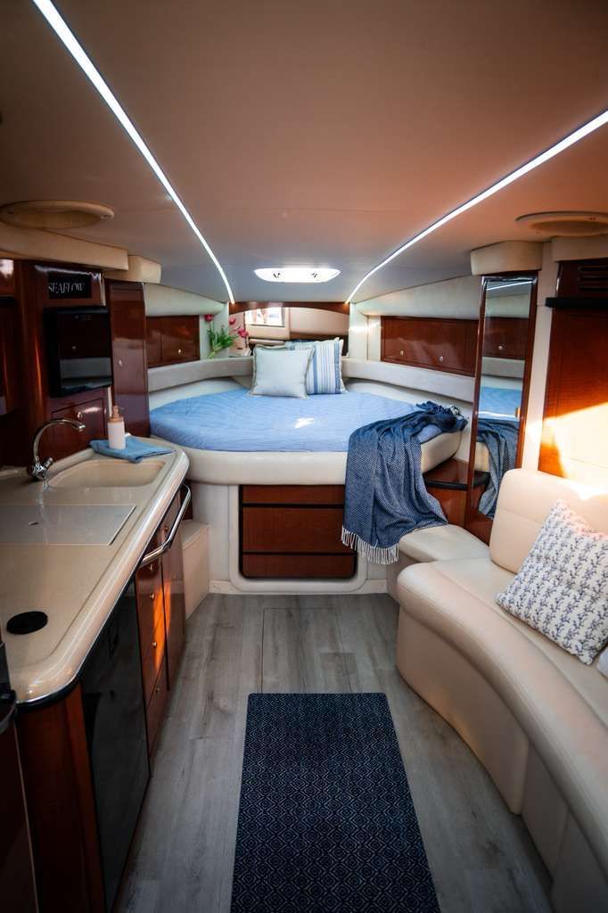 2004 Sea Ray Sundancer - 12