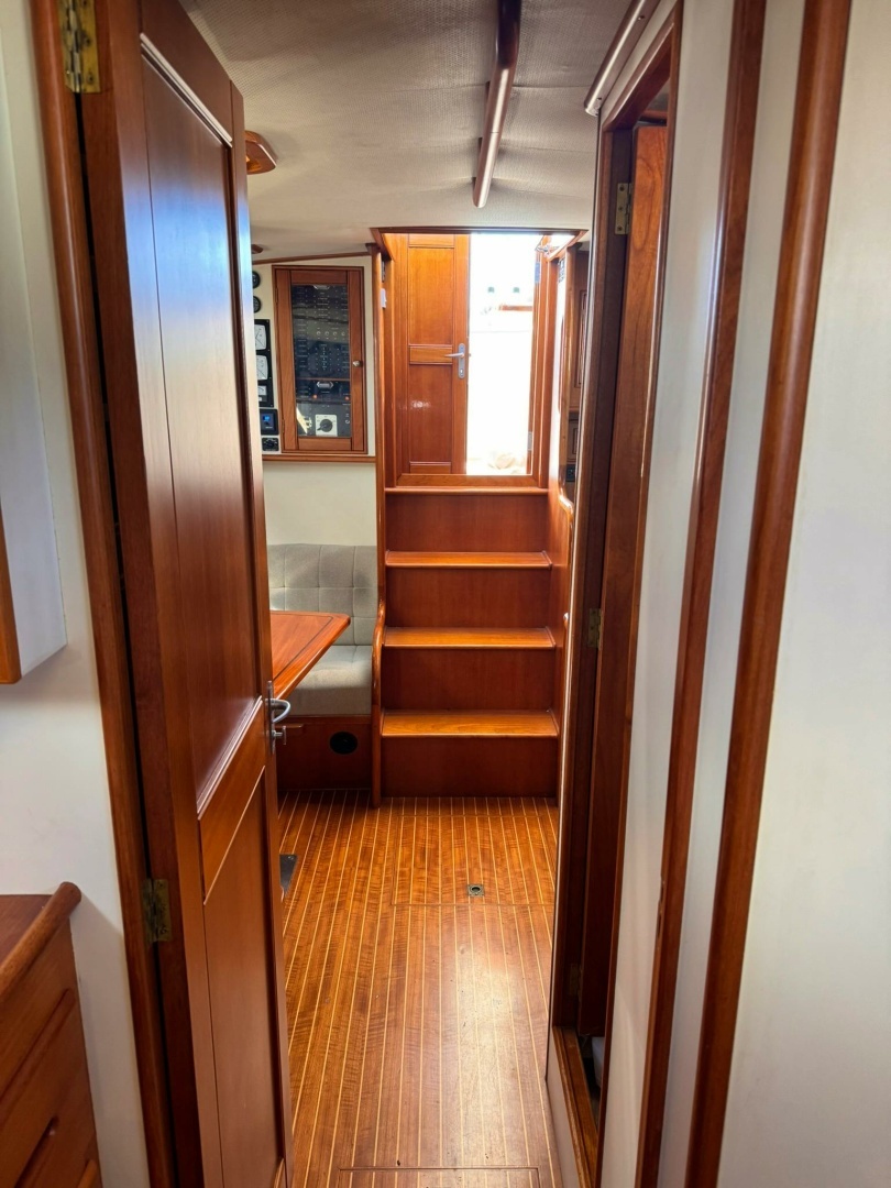 1999 Grand Banks Yachts — - Image 30