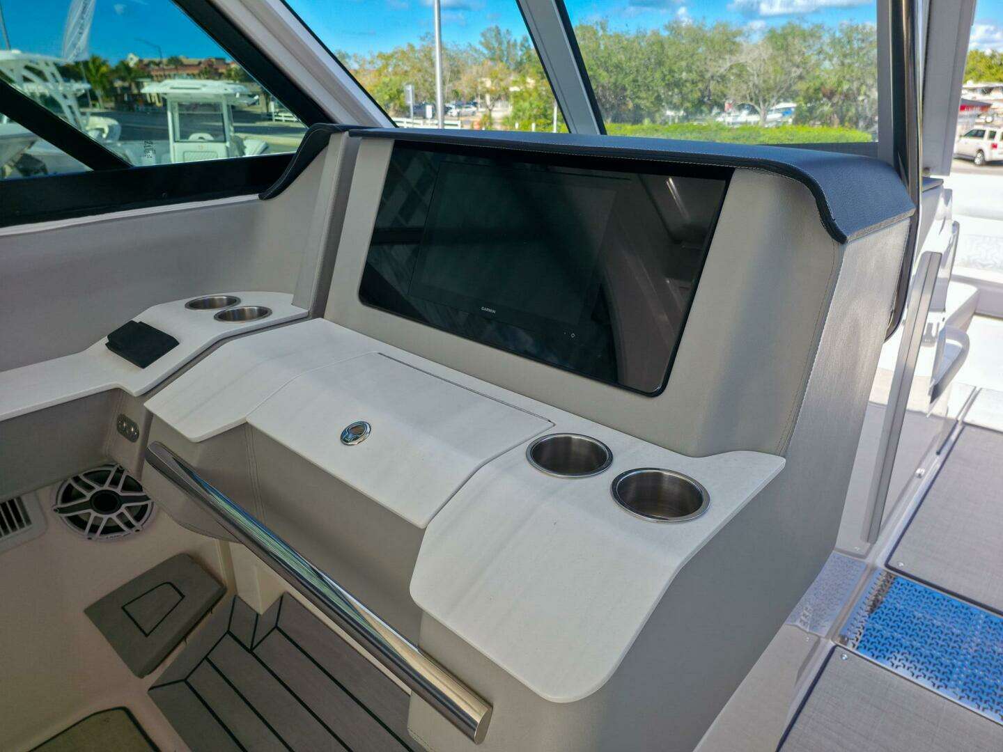 2025 Regal LX36 - Image 19