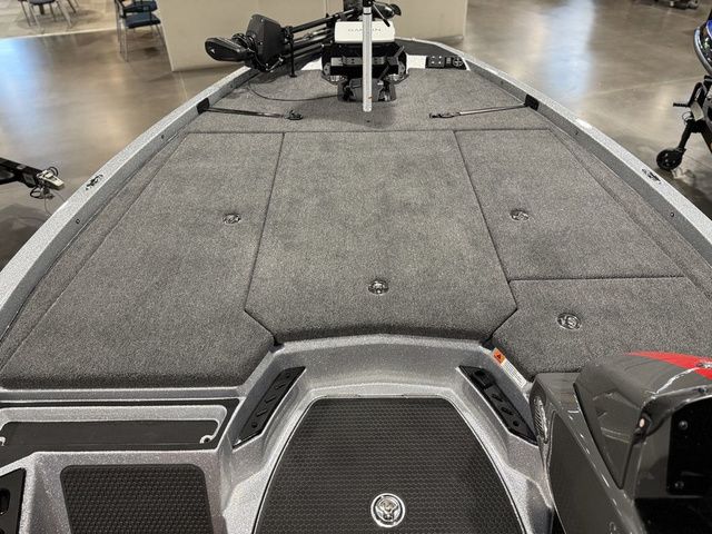 2026 Ikon Boats LXE20 deck, spacious and carpeted, ideal for fishing and leisure activities.