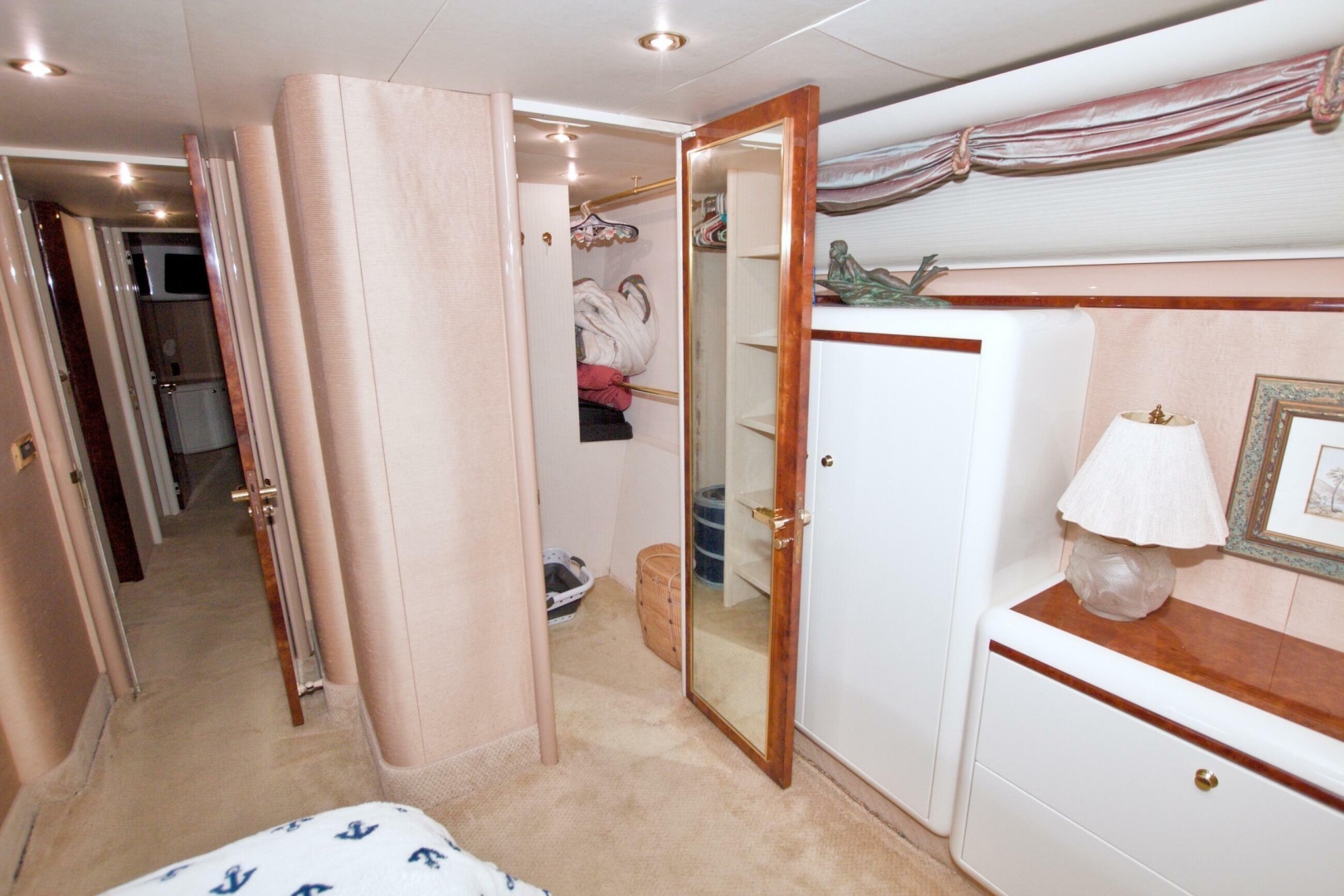1998 Lazzara Yachts 76 Skylounge Grand Salon - Image 30