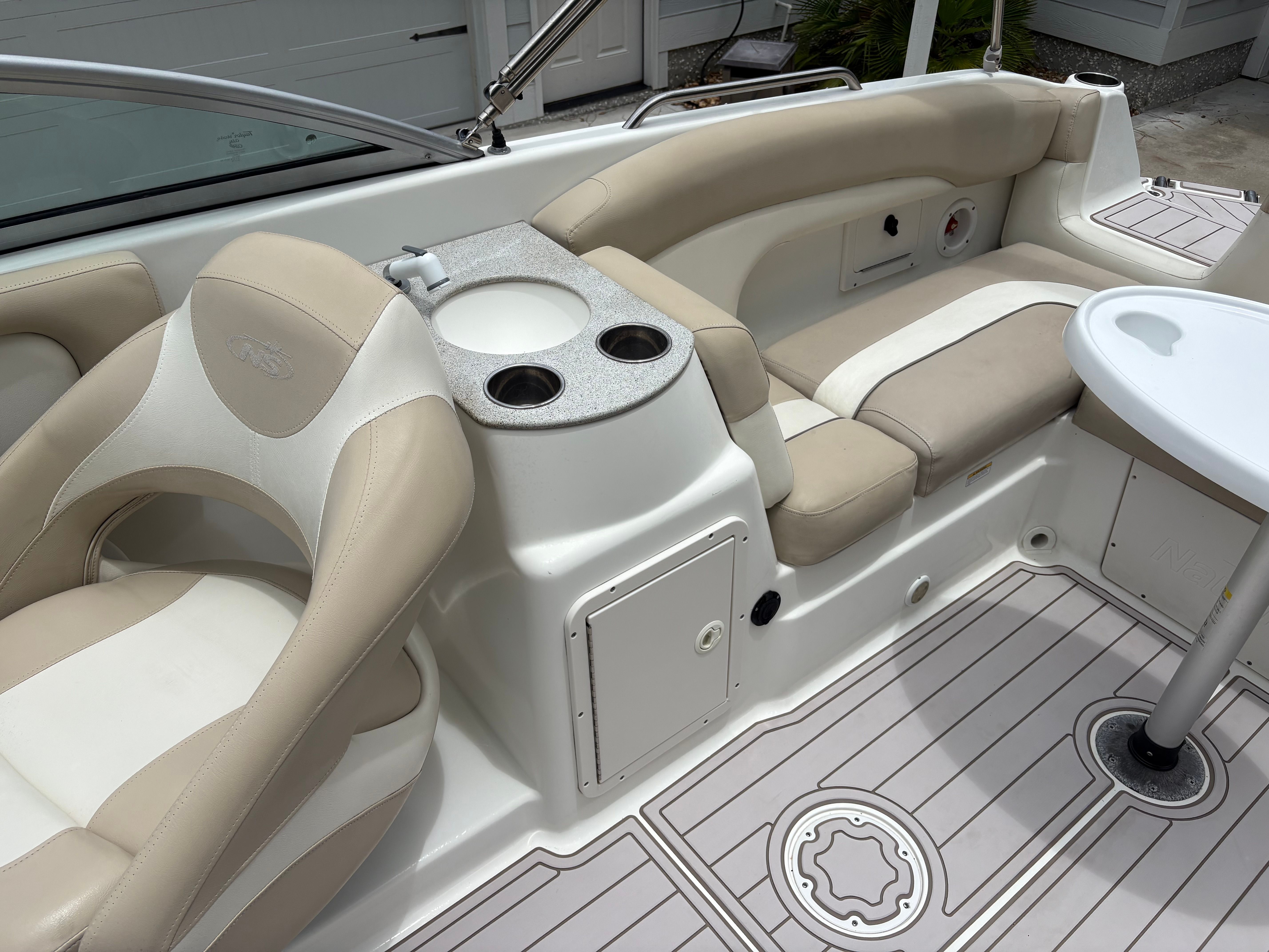 2016 NauticStar 243DC Sport Deck - 15