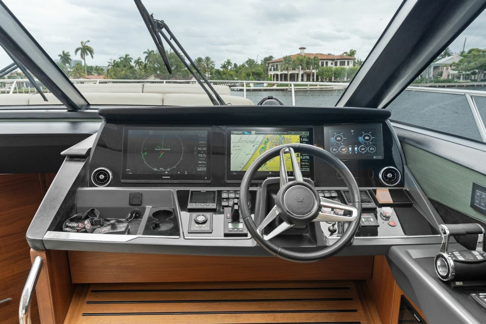 2020 Princess S62 Sportbridge - Image 47