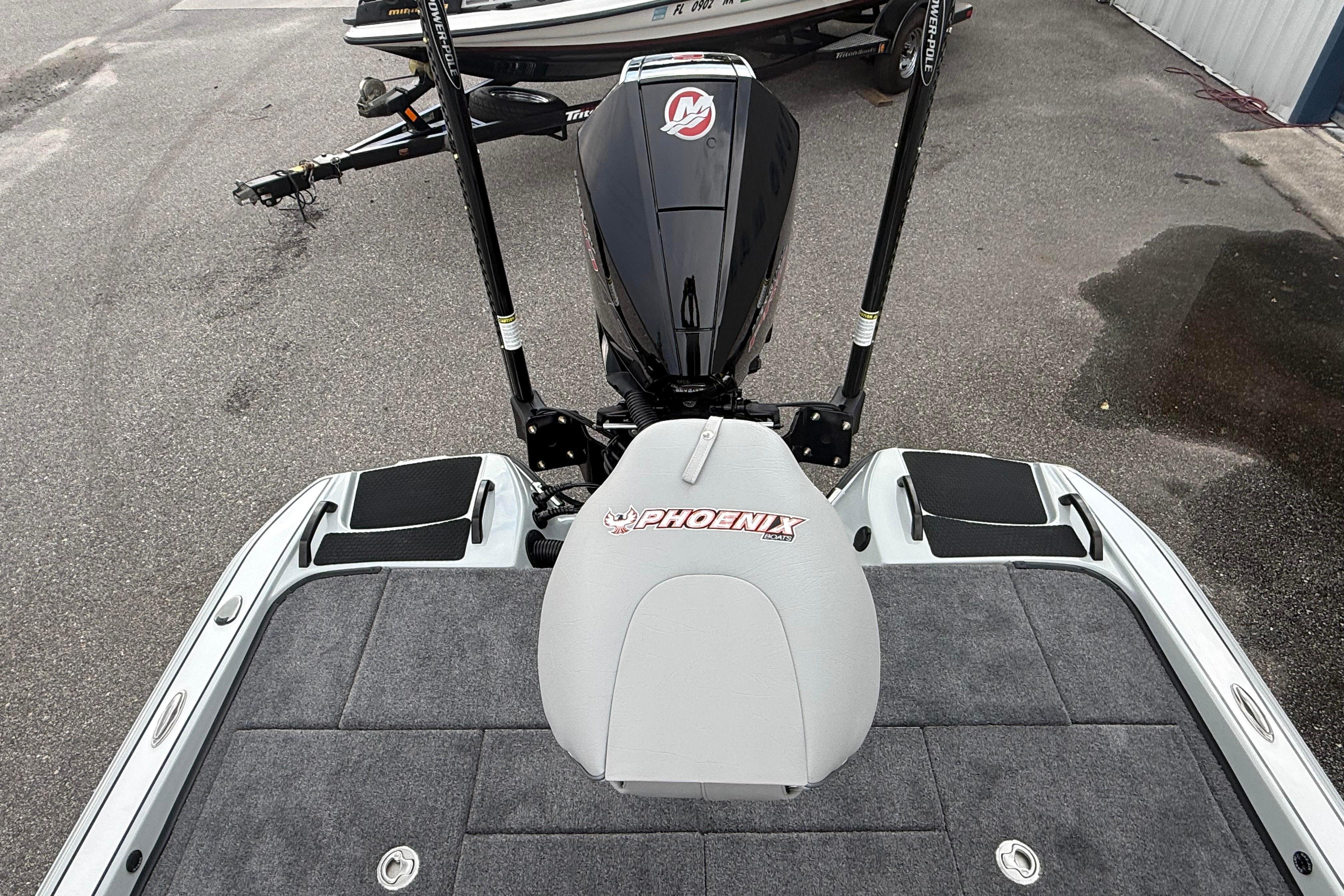 2027 Phoenix 921 Elite X II boat with motor, viewed from above.