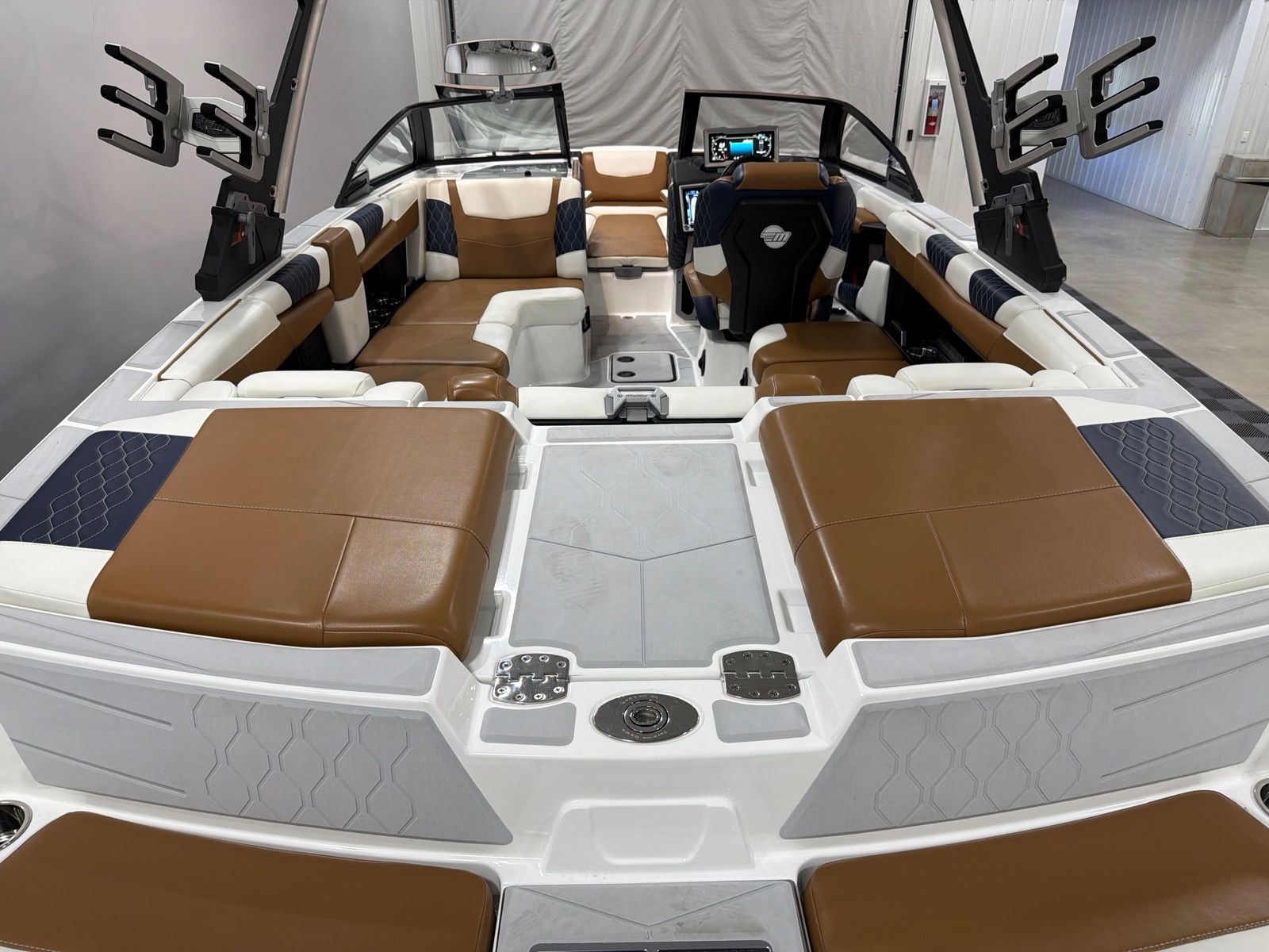 2023 Malibu M220 - 7