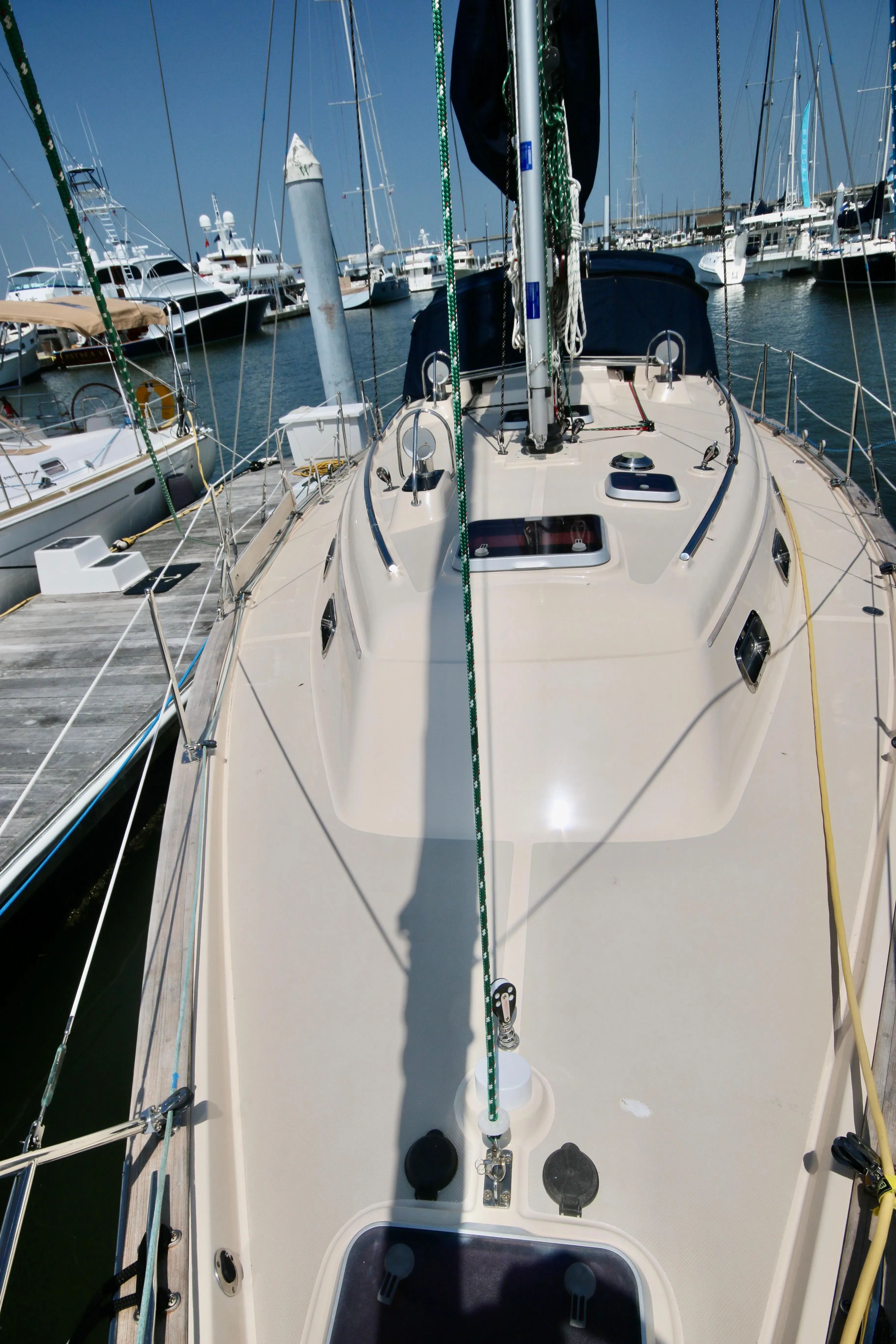 2004 Island Packet 370 - Image 16
