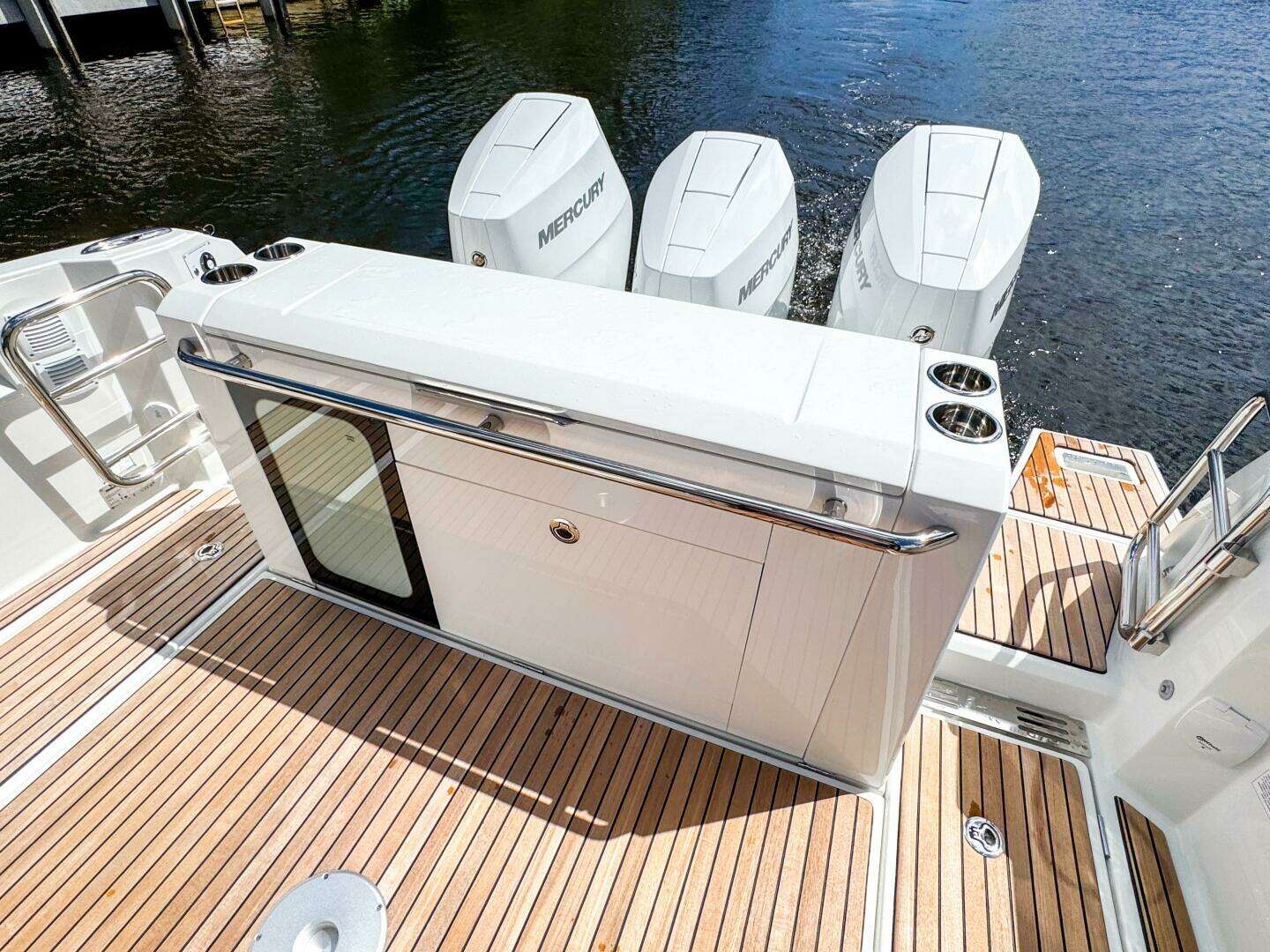 2025 Wellcraft 38 Explorer - Image 13
