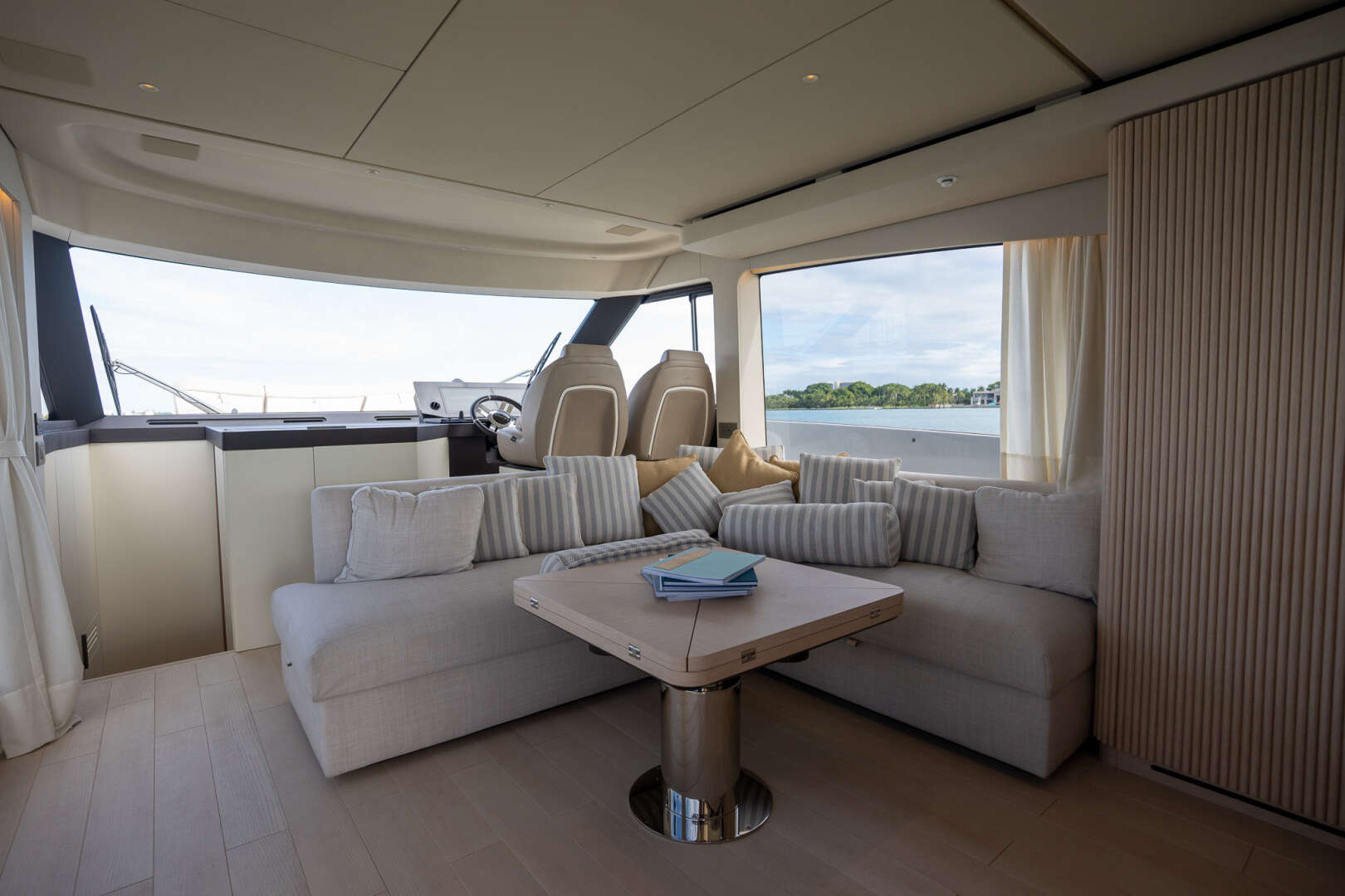 2026 Azimut Seadeck 6 - Image 18