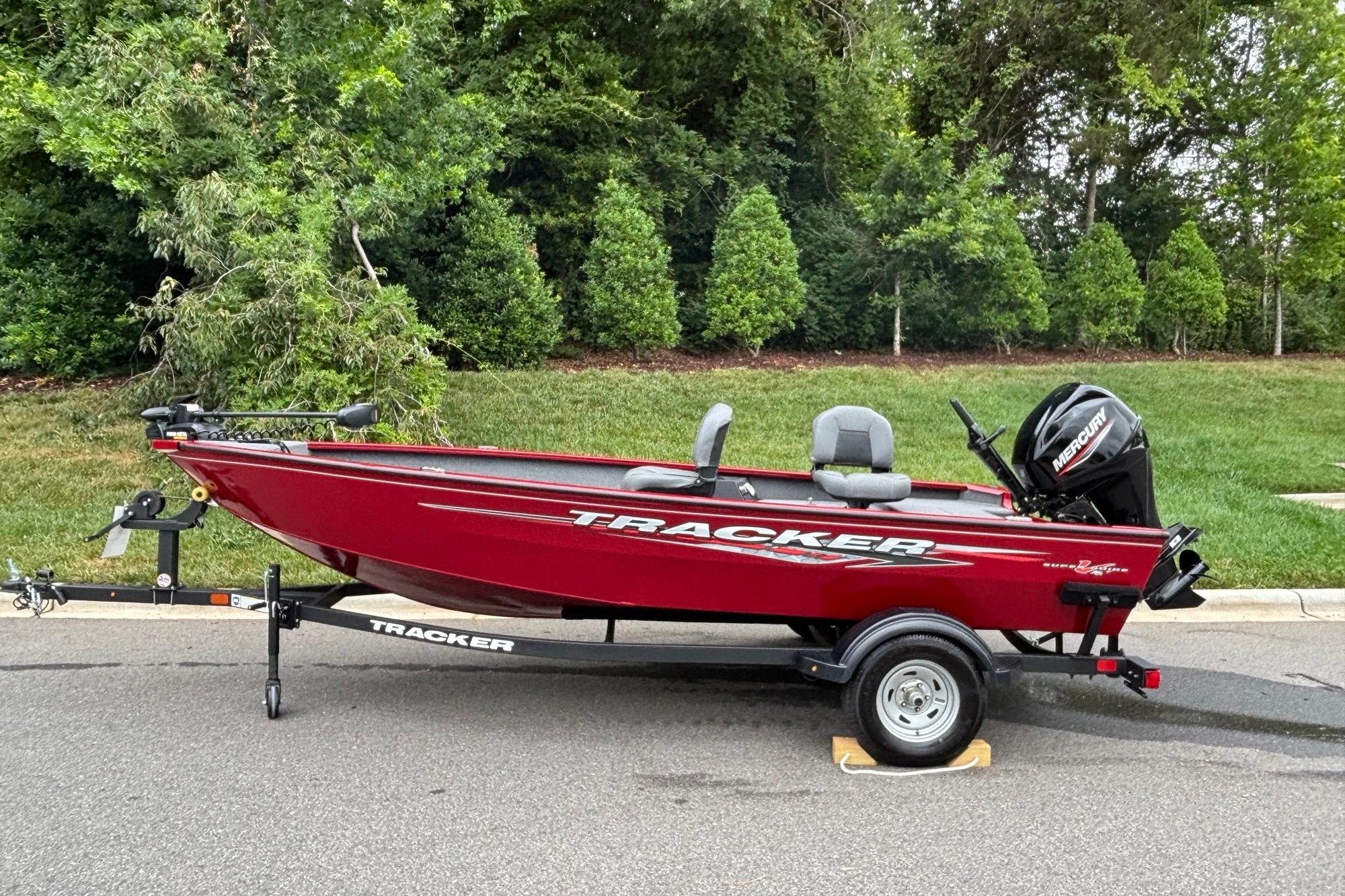 2025 Tracker Super Guide V-16 T