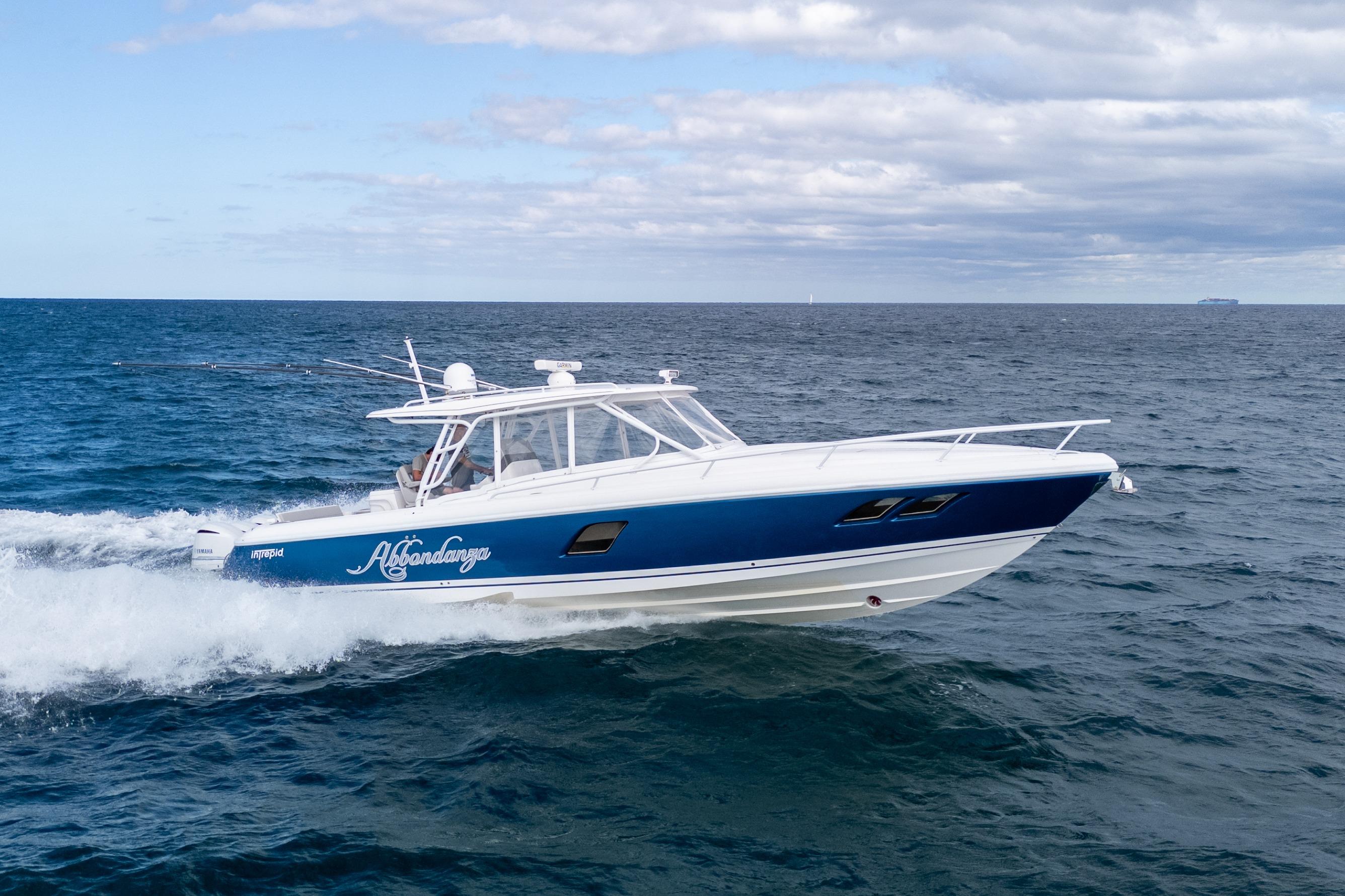2019 Intrepid 407 Cuddy