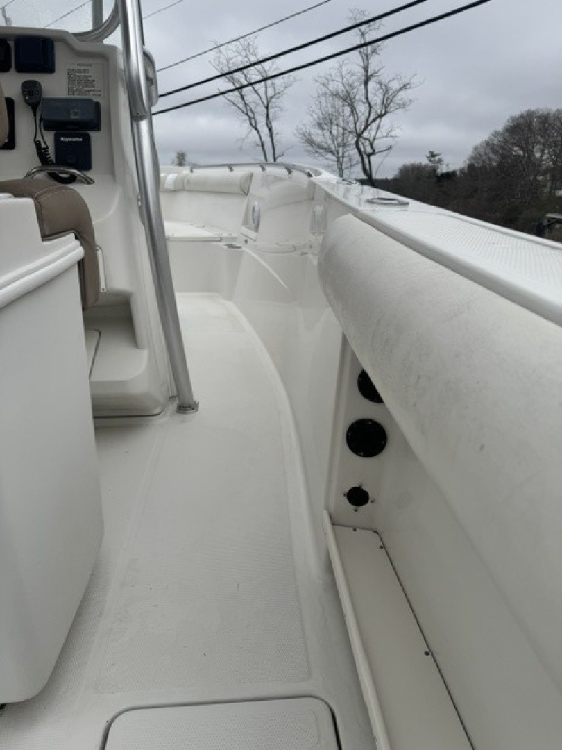 2013 Sailfish 290 CC - Image 10