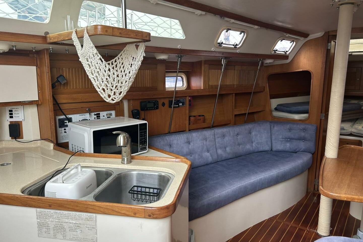 1995 Catalina 320