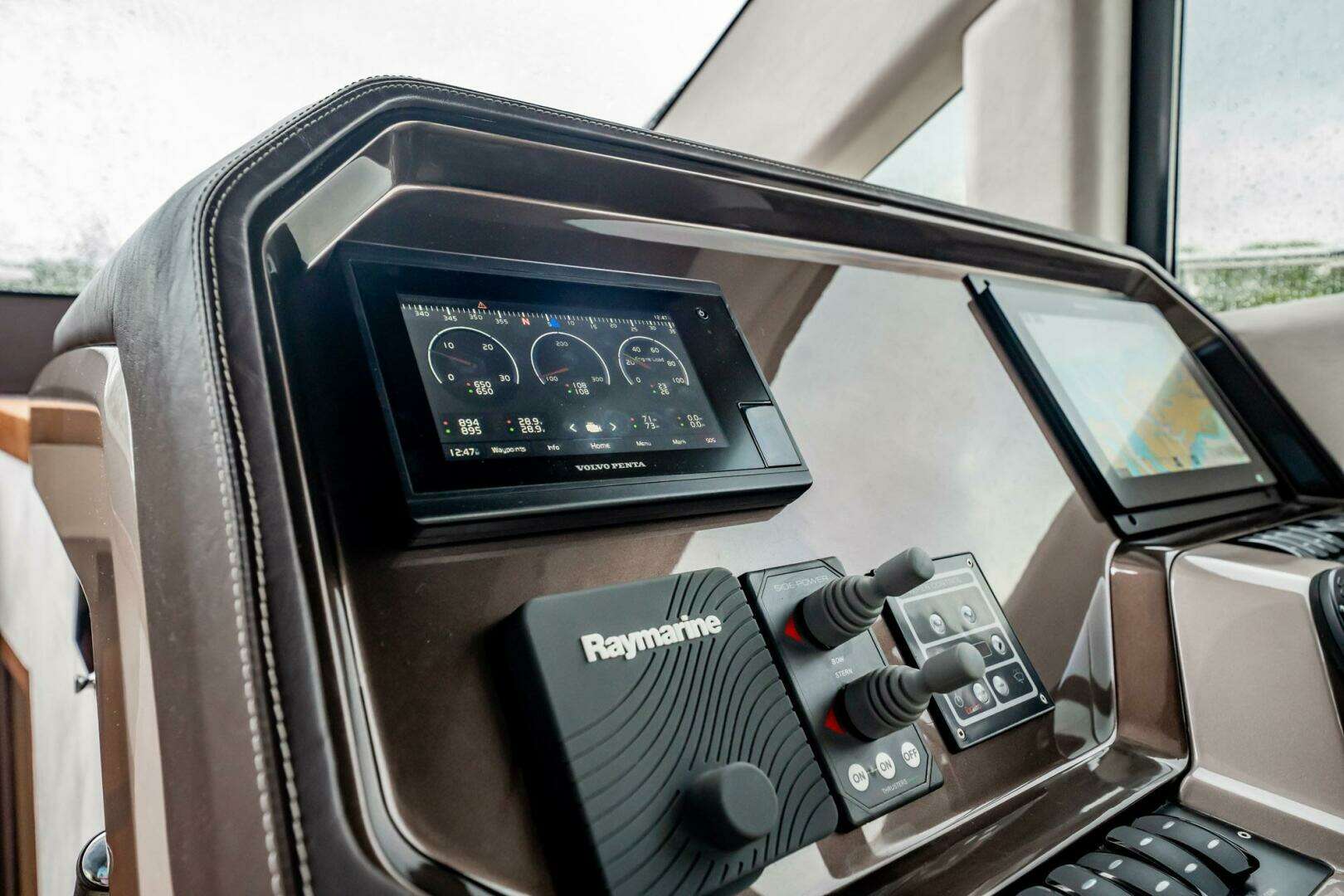 2017 Galeon 510 Skybridge - Image 21