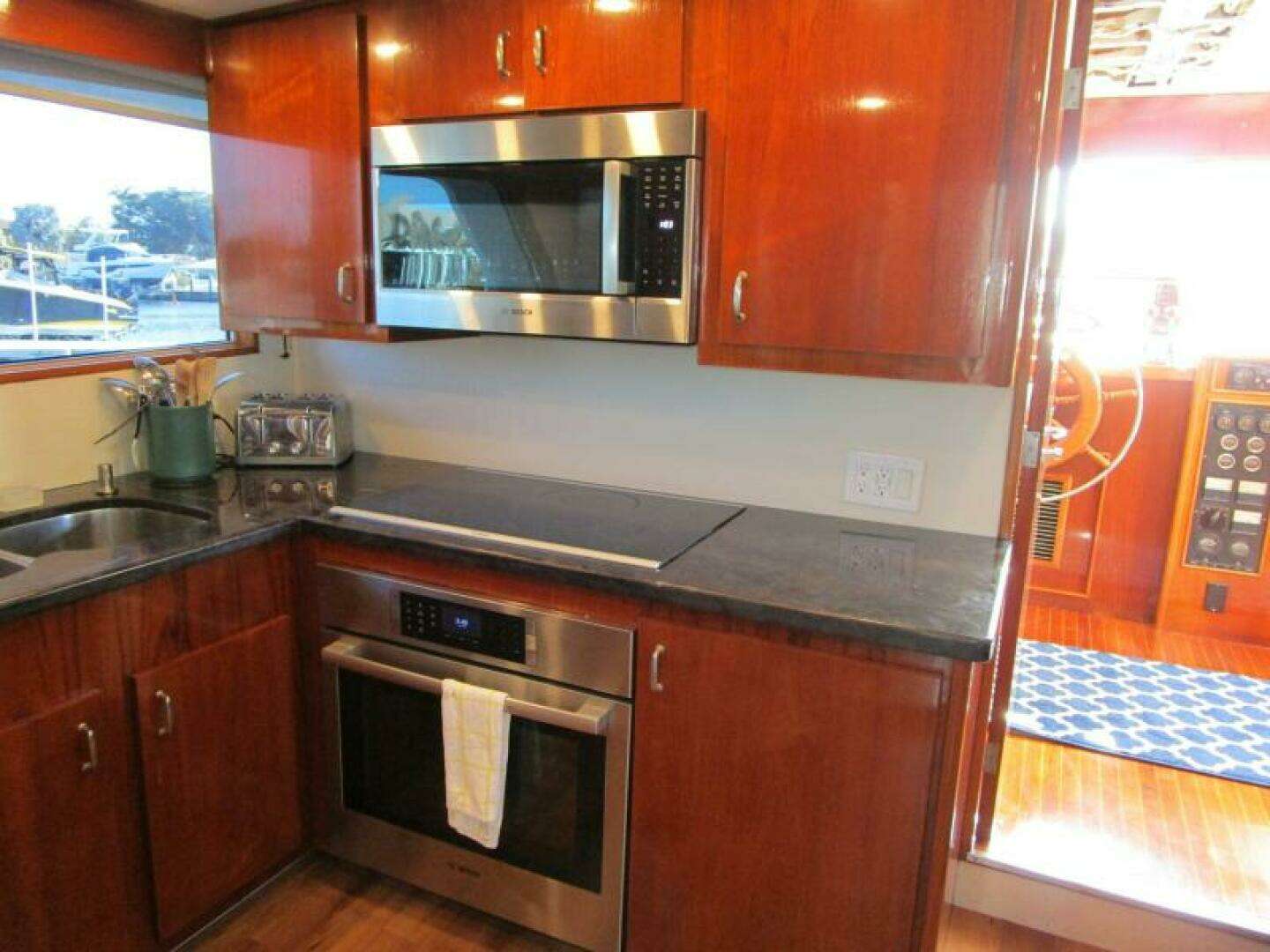 1986 Burger Flush Deck with Flybridge - Image 9
