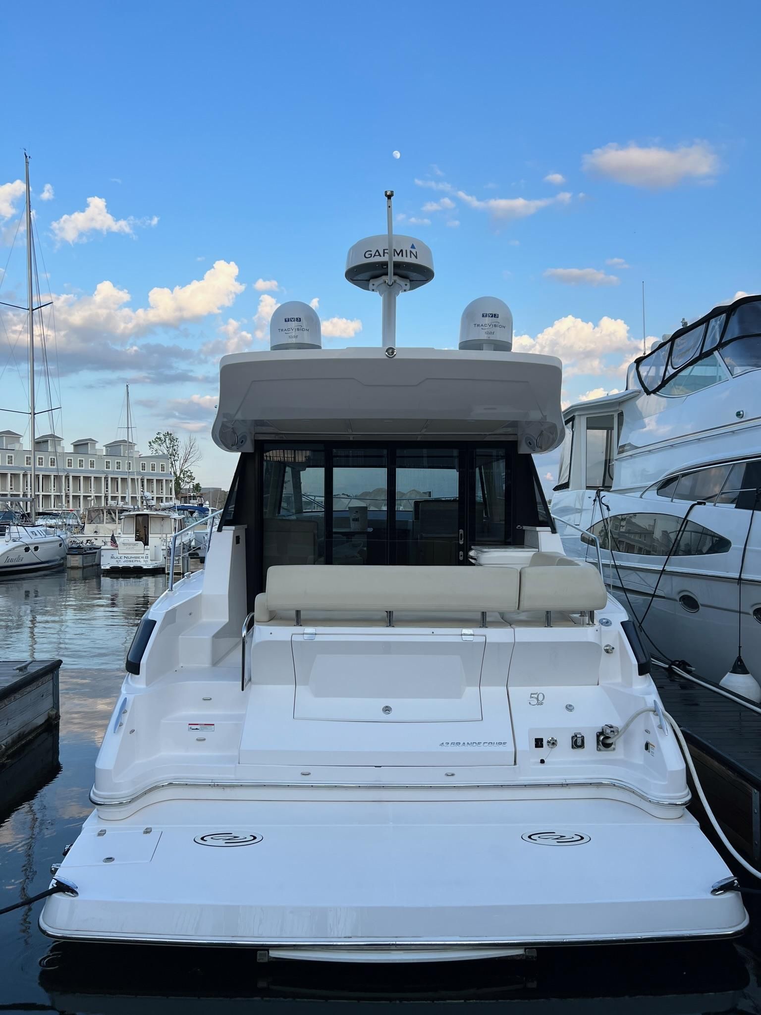 2021 Regal 42 Grande Coupe - 2