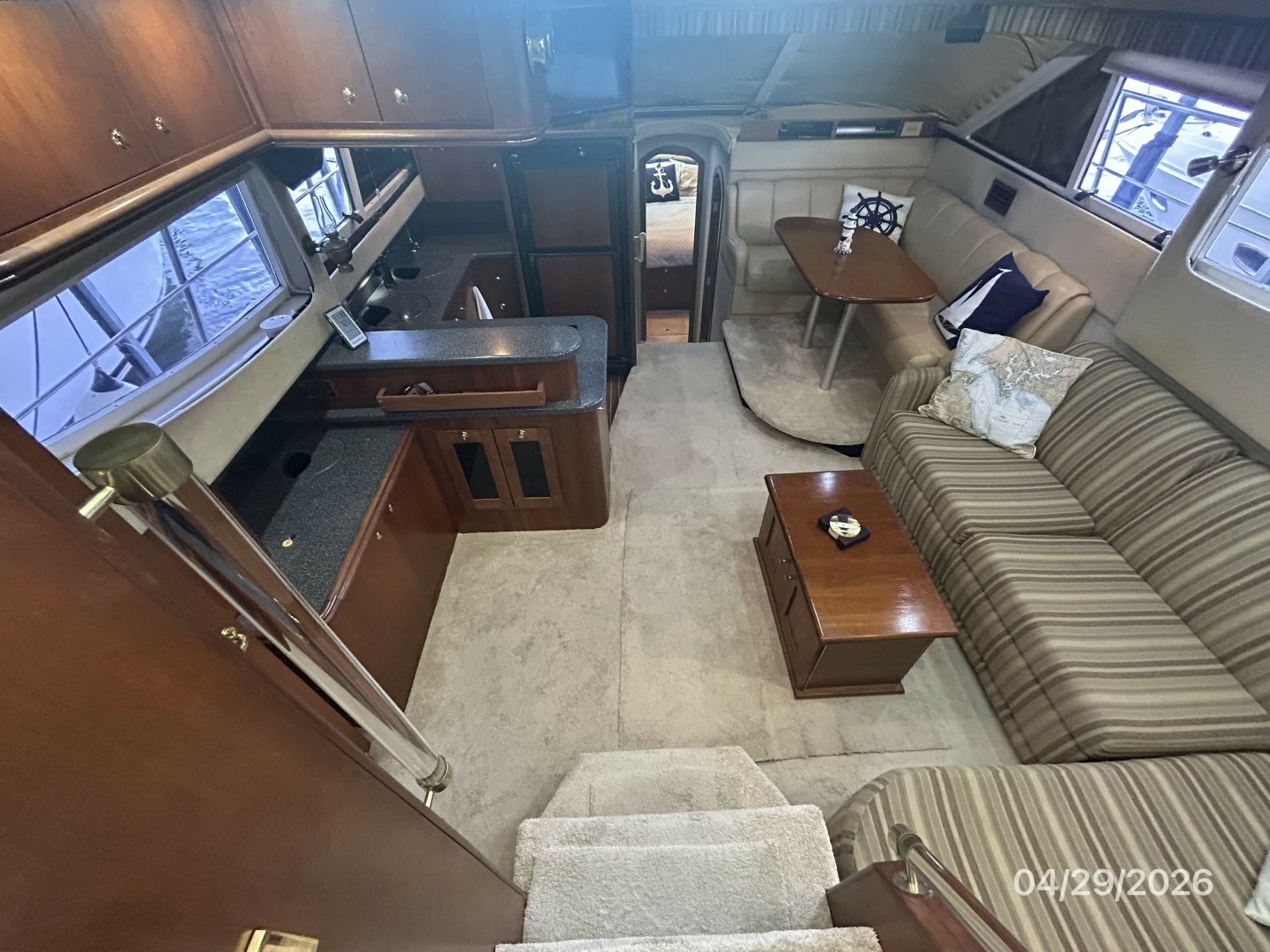 2000 Cruisers Yachts 4450 - Image 31