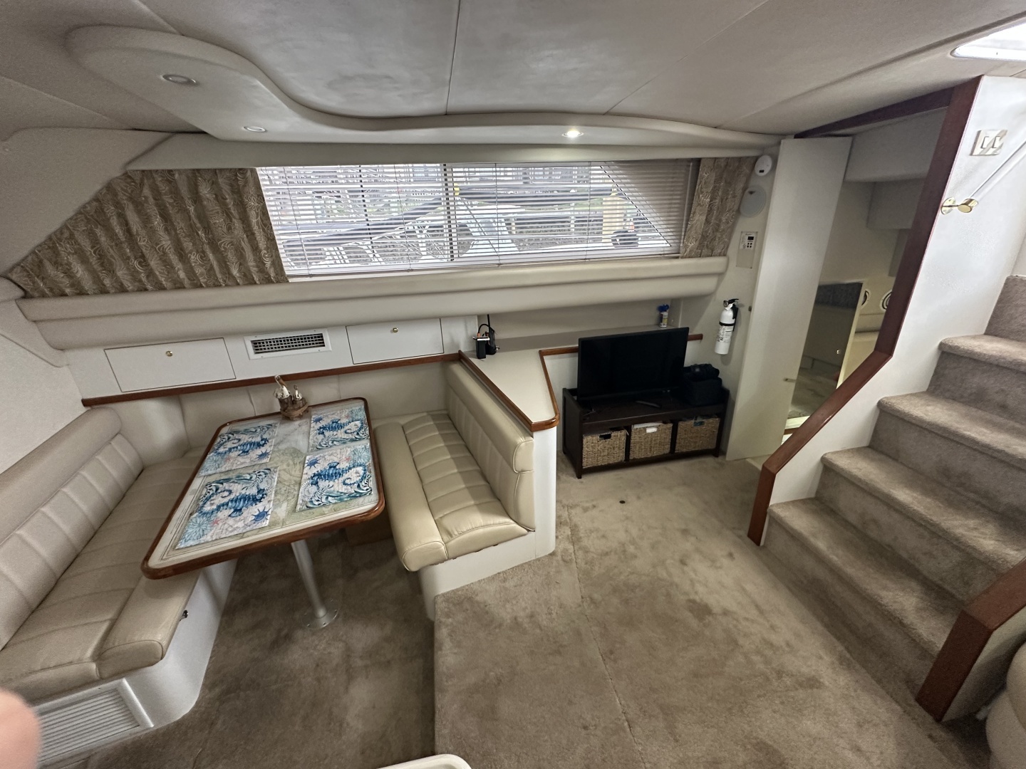 1998 Cruisers Yachts 3650 Aft Cabin - Image 29