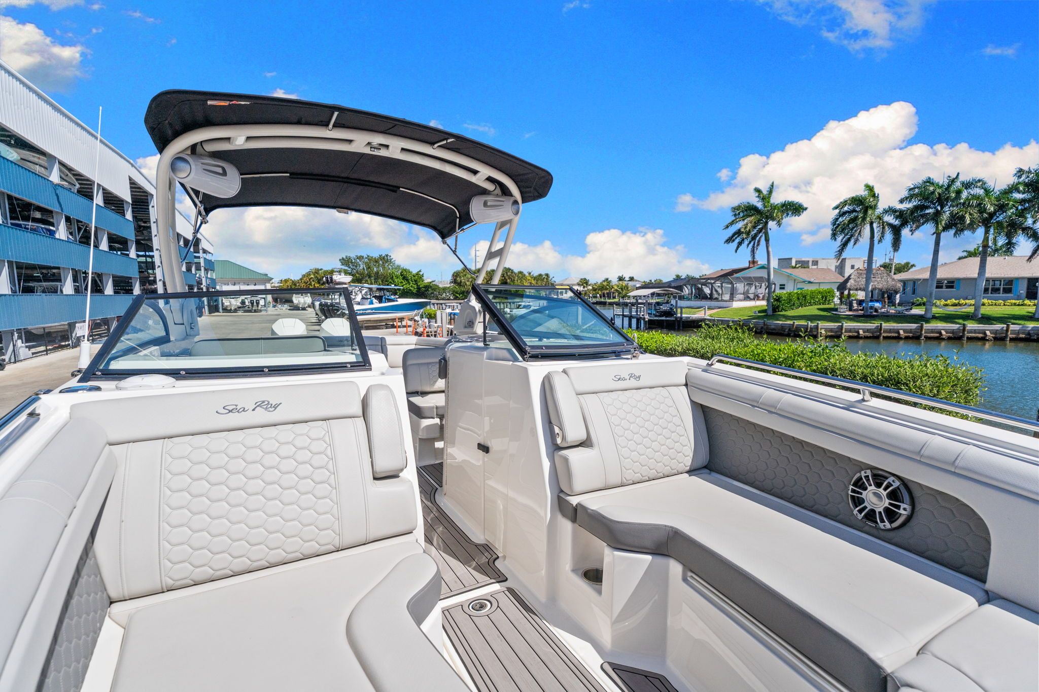 2023 Sea Ray SDX 290 Outboard - 14