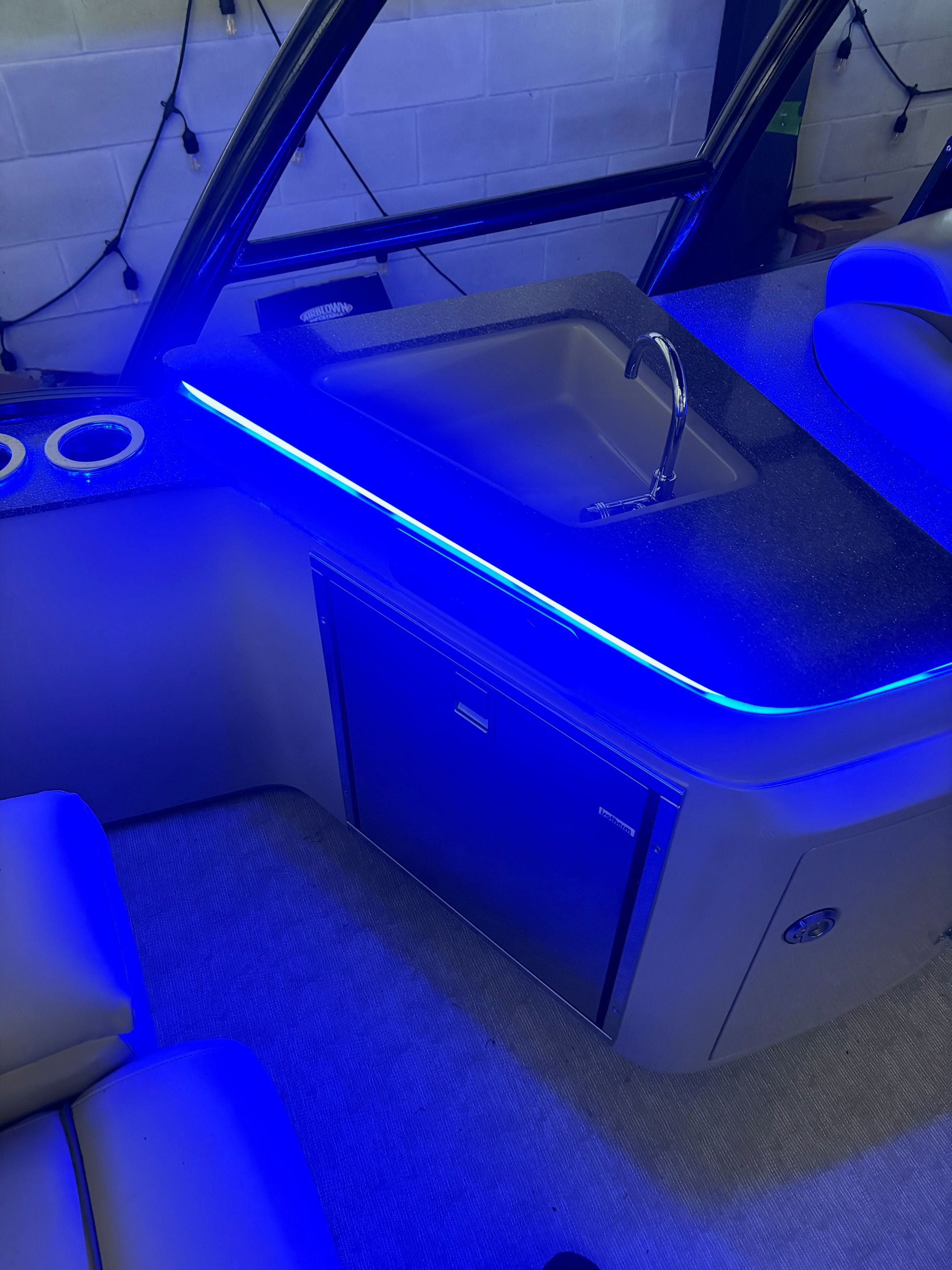 2018 Tahoe Pontoon Cascade Platinum Cruise - 25' - 9