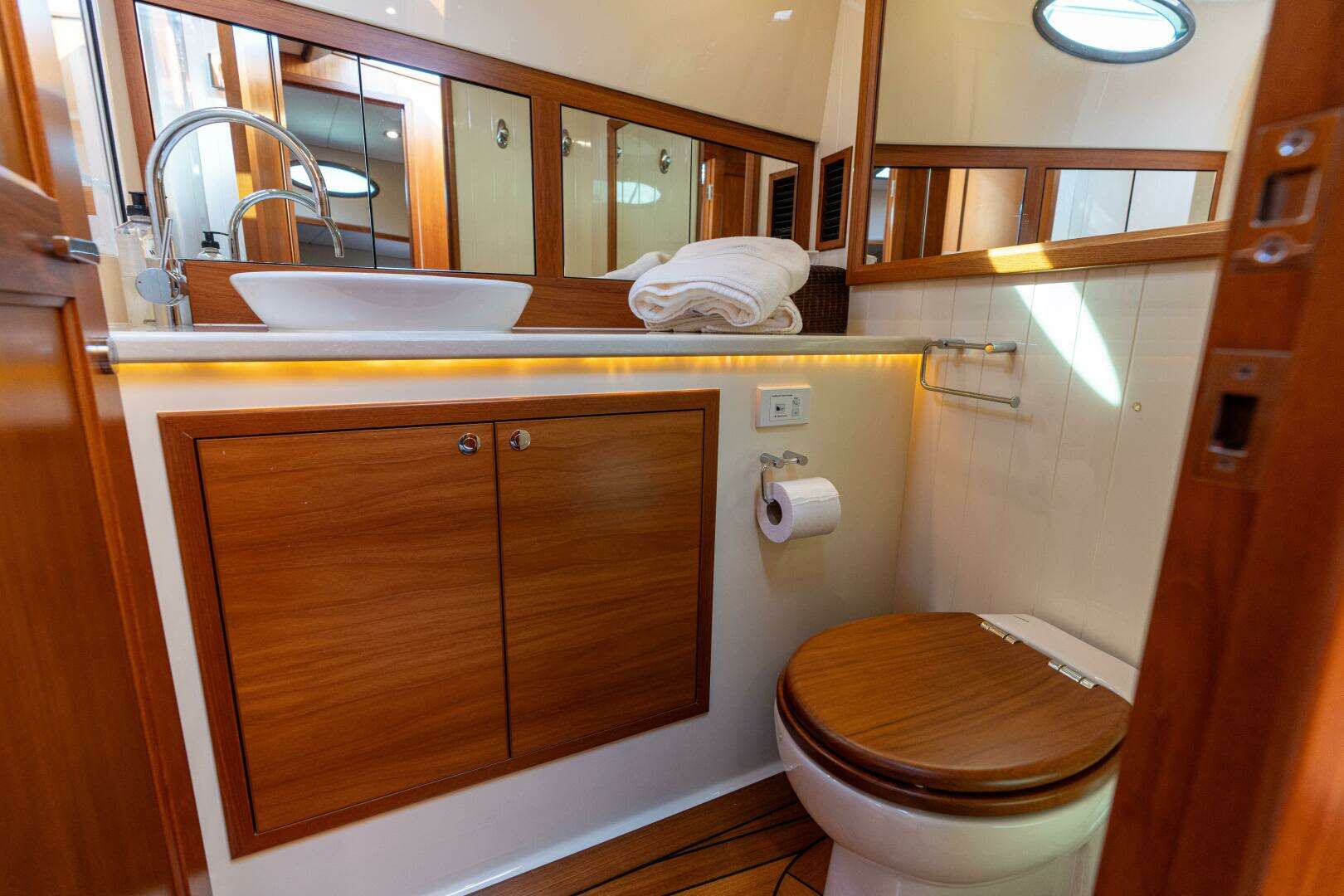 2016 Palm Beach Motor Yachts PB50 - Image 73