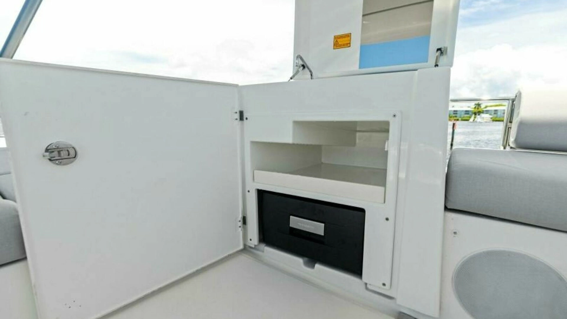 2025 Prestige 460 - Image 38