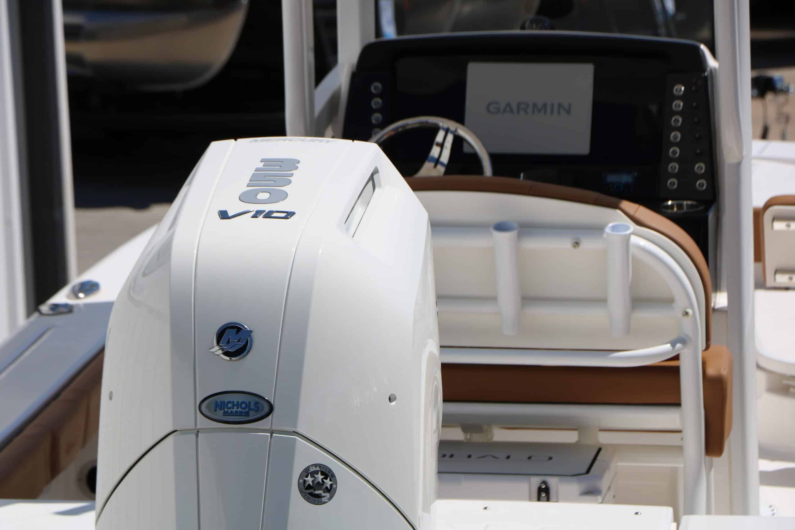 2026 Robalo 246 Cayman - 46
