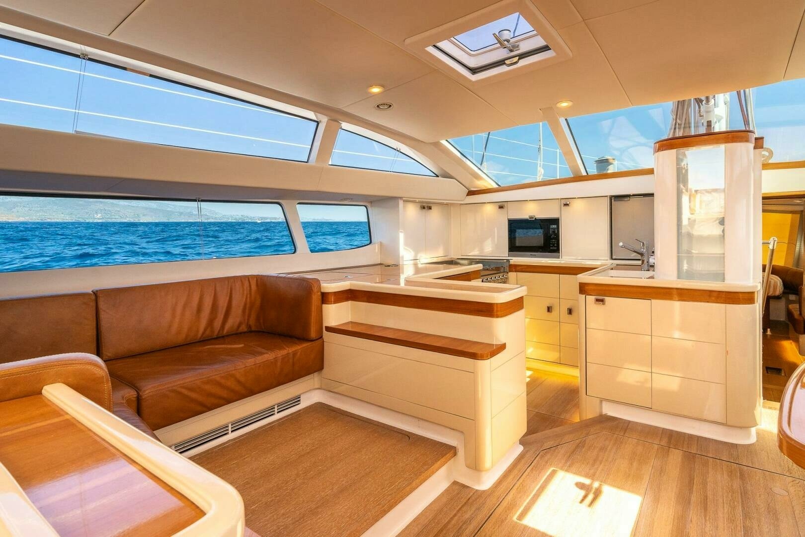 2014 Cyrus Yachts Custom - Image 3