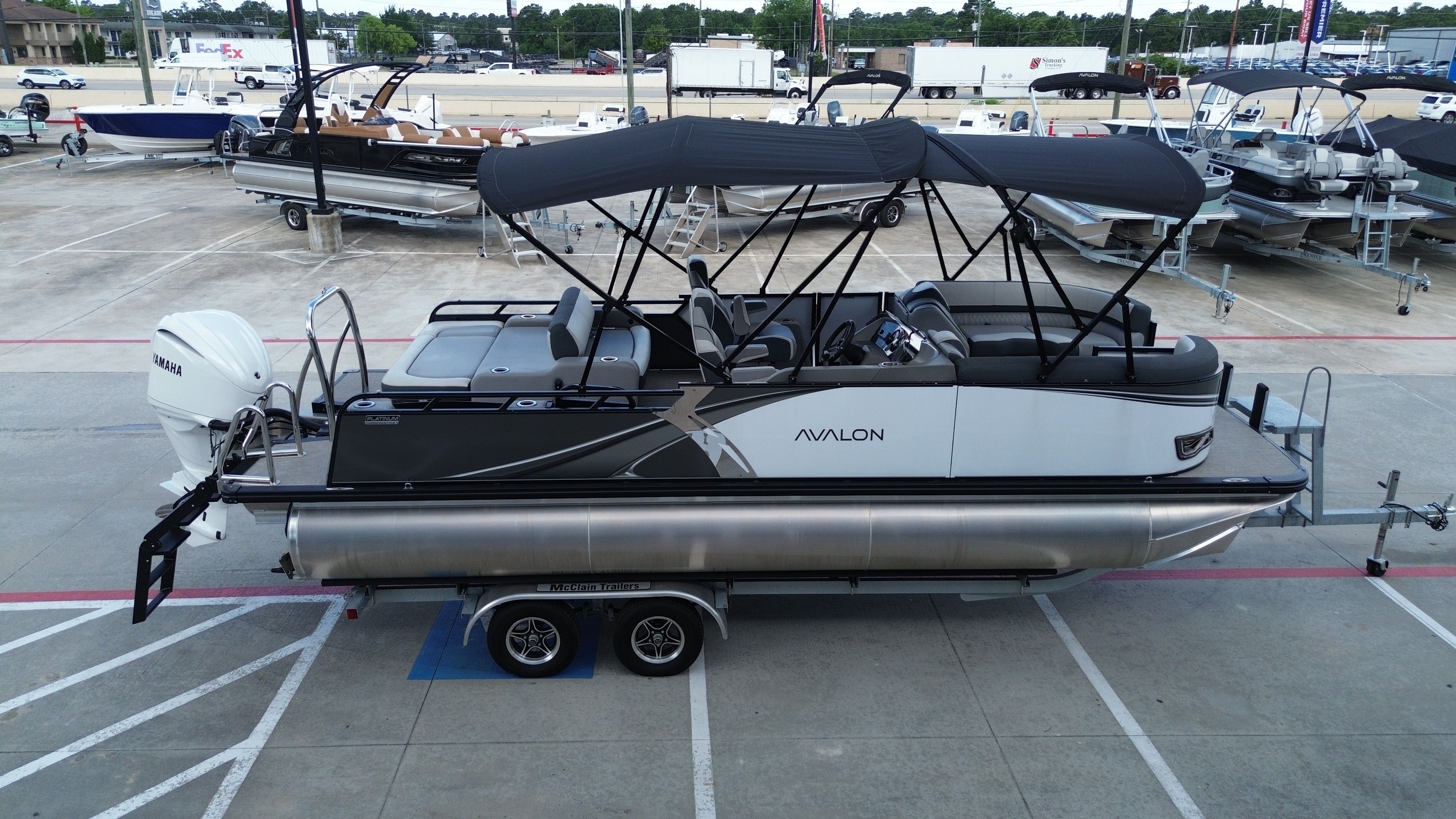 2025 Avalon LSZ Versatile Rear Bench - 23' - 12