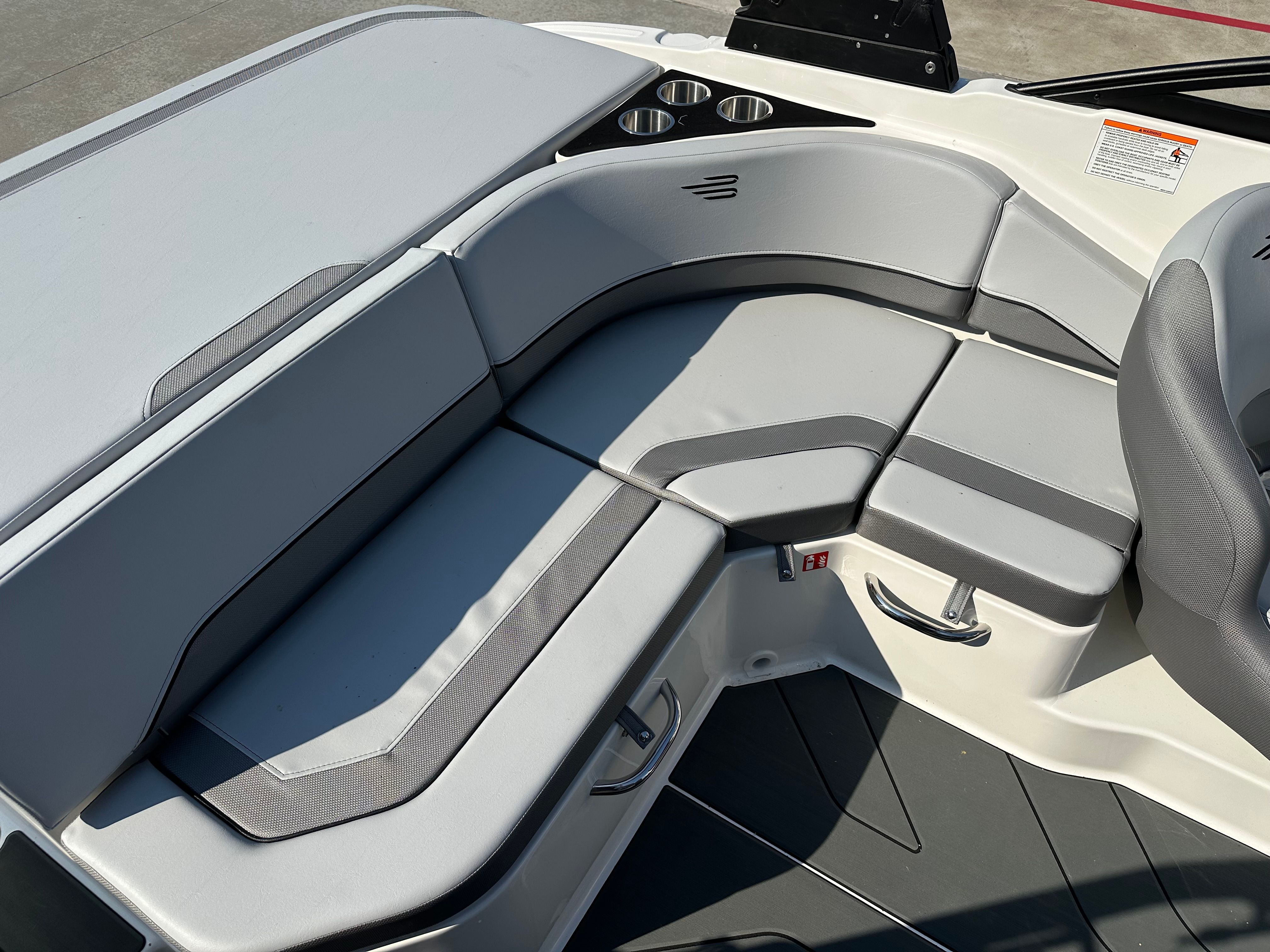 2026 Bayliner V20i - 13