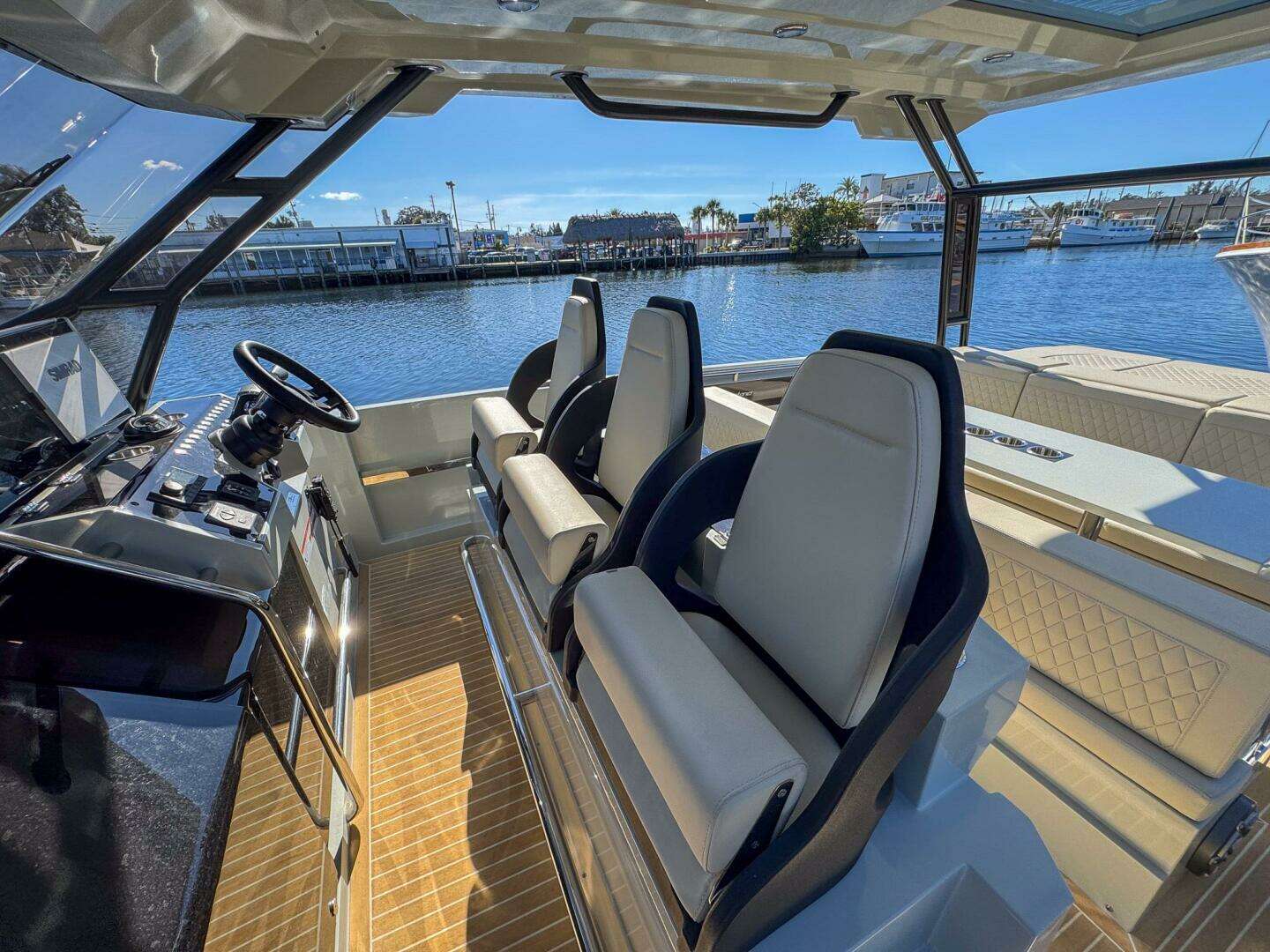 2026 De Antonio Yachts D32 - Image 17