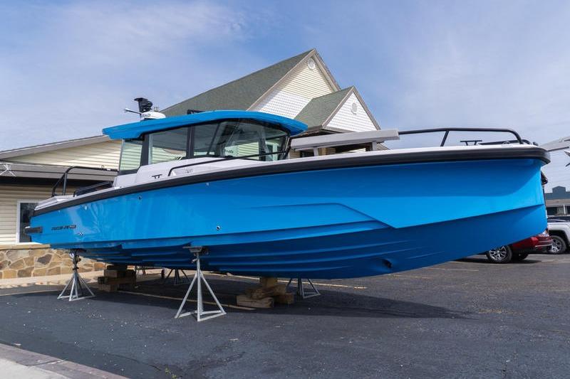 2025 Axopar 29 XC Cross Cabin