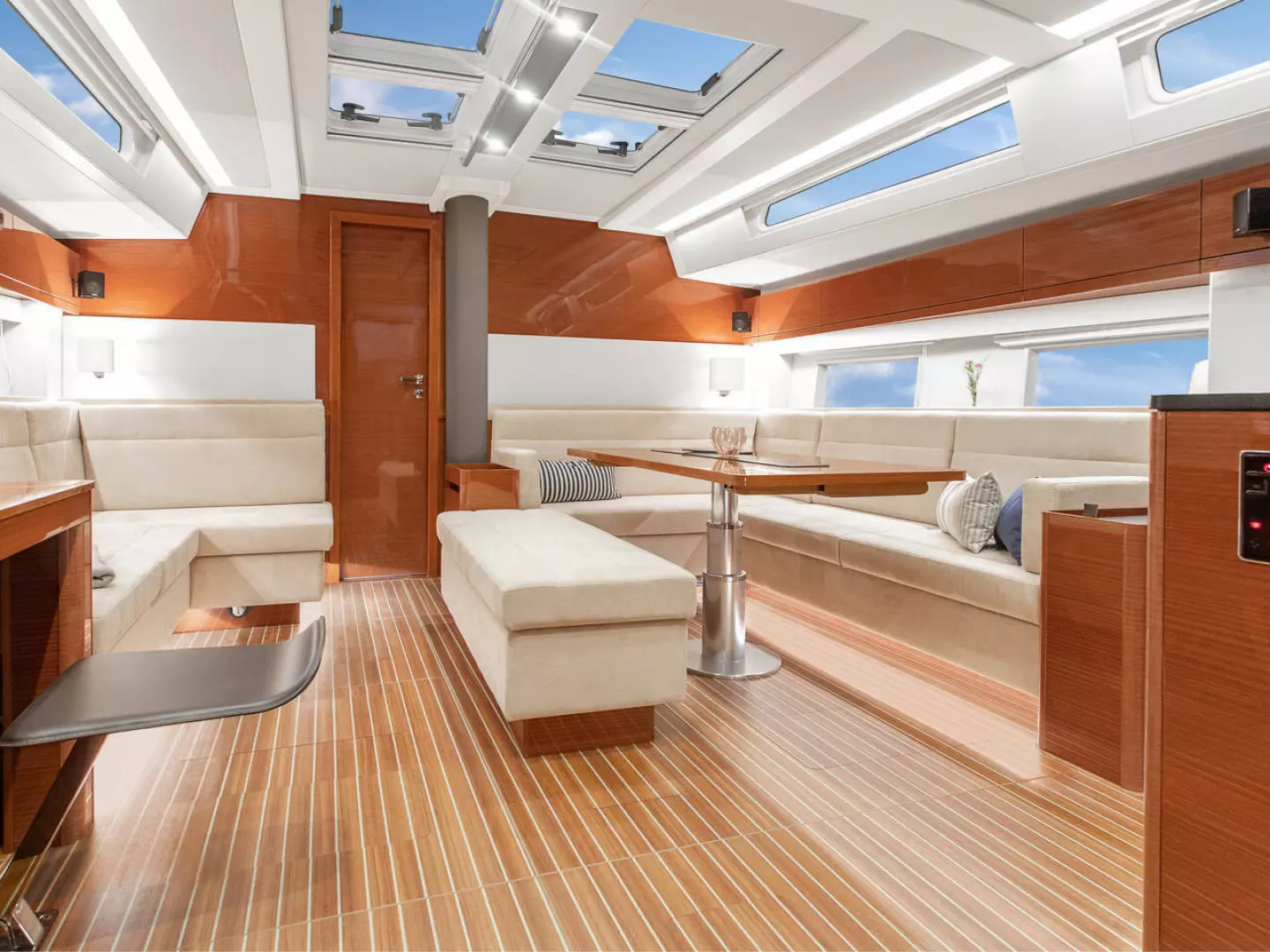 2025 Hanse 548 - Image 40