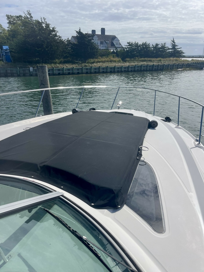 2017 Sea Ray Sundancer 370 - Image 11