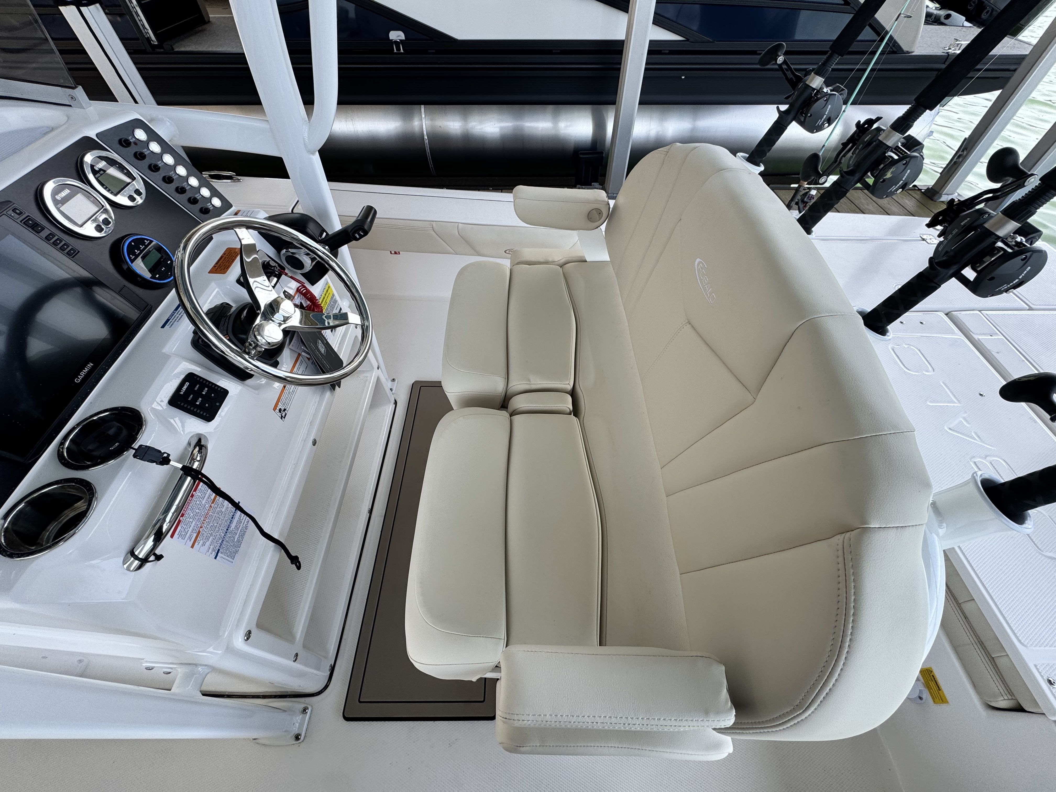 2026 Robalo 226 - 23