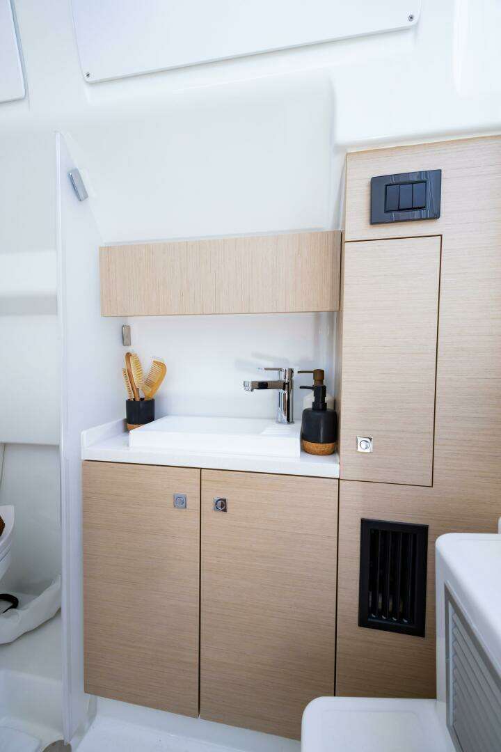 2026 Wellcraft T-Top - Image 30