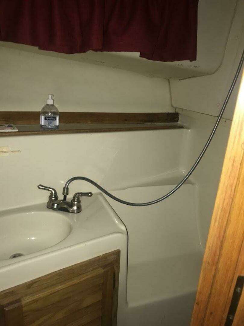 1986 Mainship 40' Double Cabin - Image 17