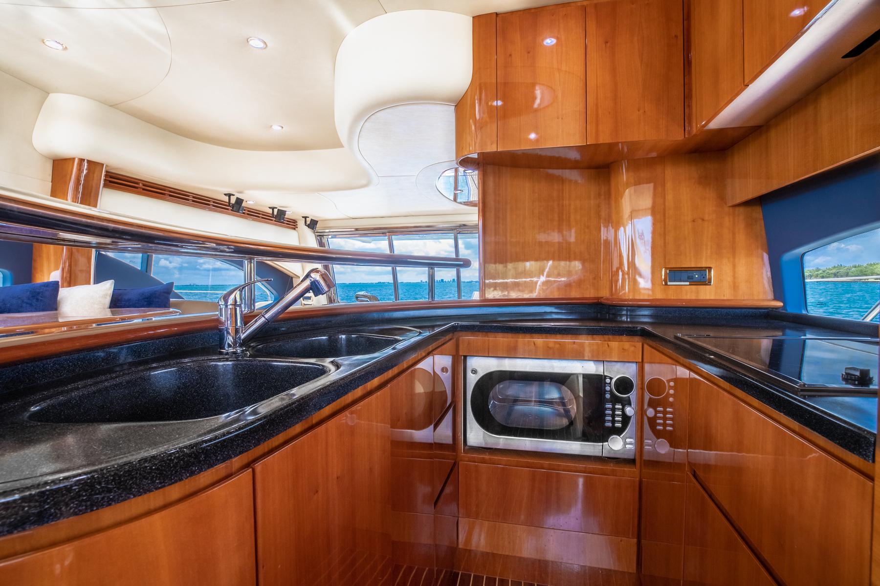 2007 Azimut Evolution - 35