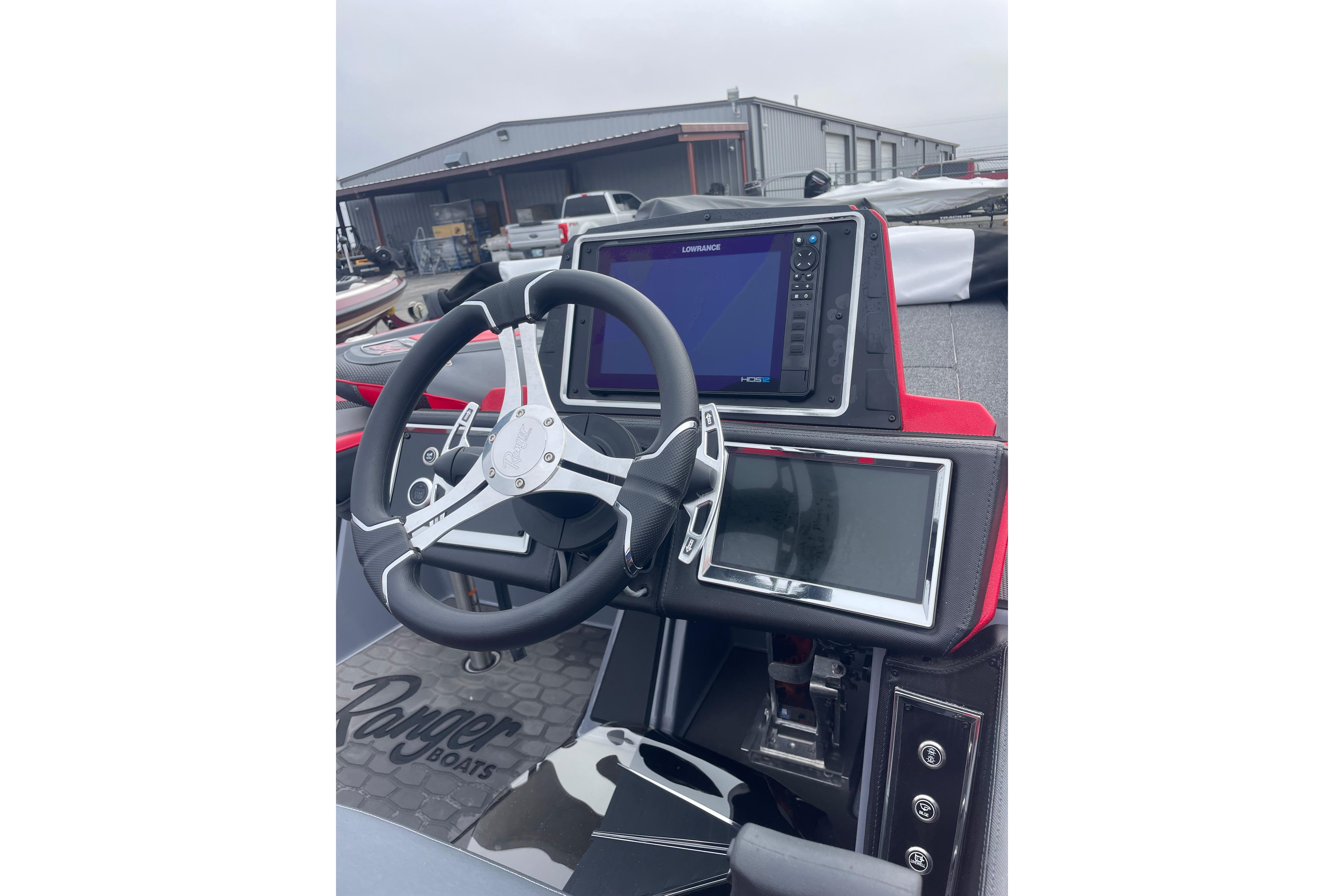 2025 Ranger Z520R Cup-Equipped boat dashboard with advanced navigation displays.