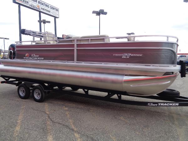 2025 Sun Tracker Fishin' Barge 22 DLX - 76